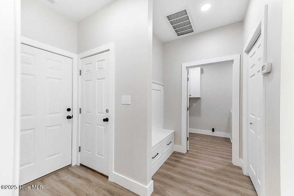 1104 Soundside Road Property Photo 28