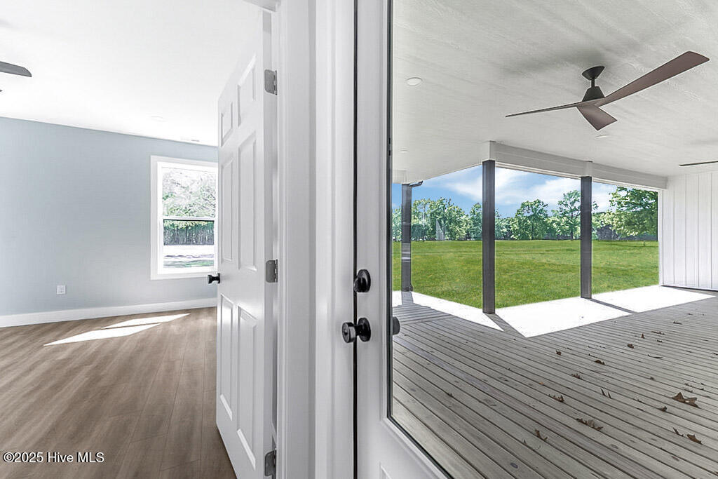 1104 Soundside Road Property Photo 34