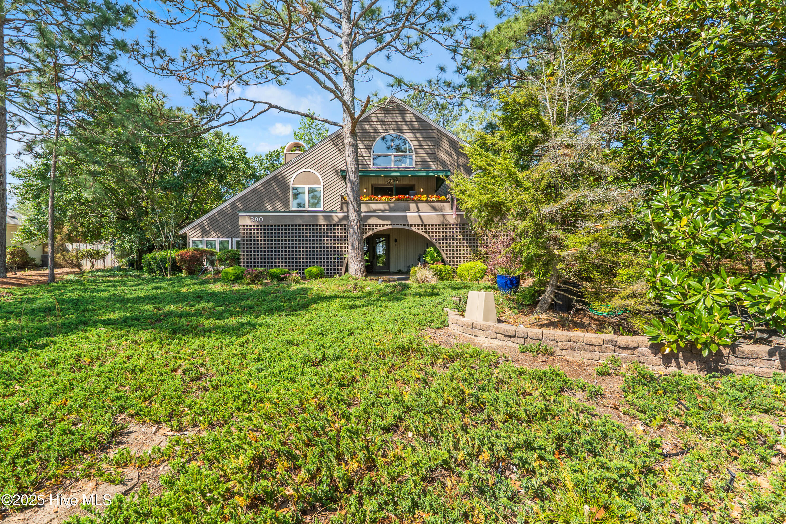 390 Diamondhead Drive Property Photo
