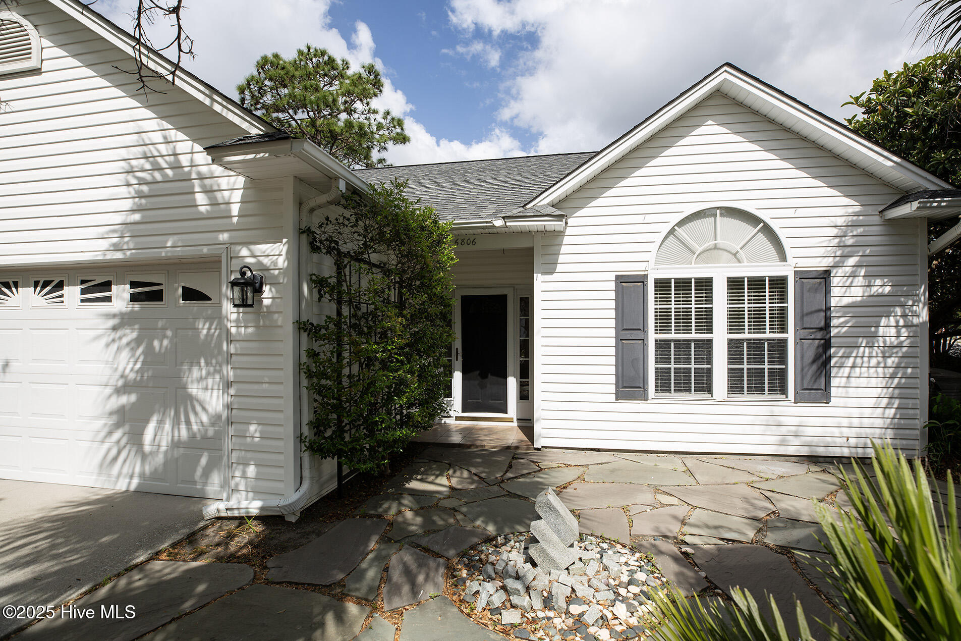 6806 Teviot Drive Property Photo 2