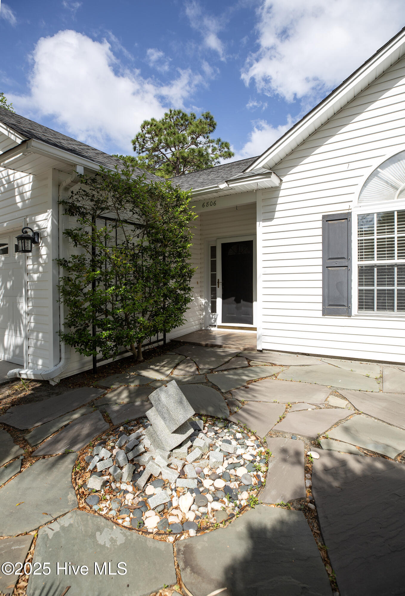 6806 Teviot Drive Property Photo 7