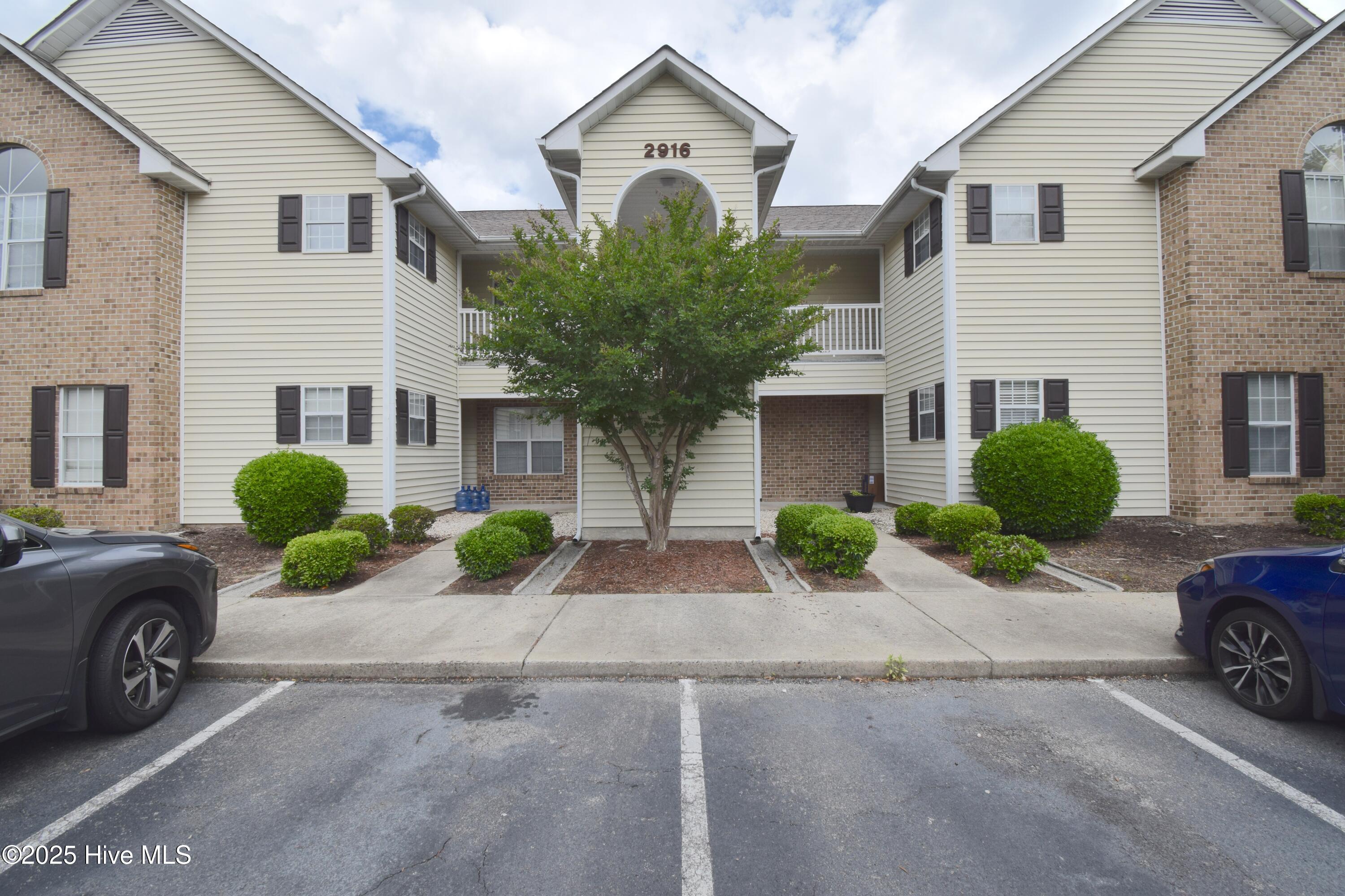 2916 Mulberry Lane E Property Photo