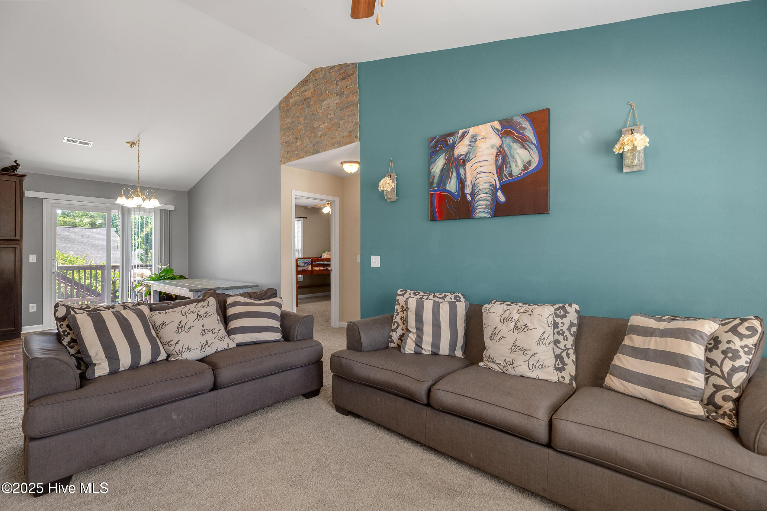 1511 Reagan Court Property Photo 7
