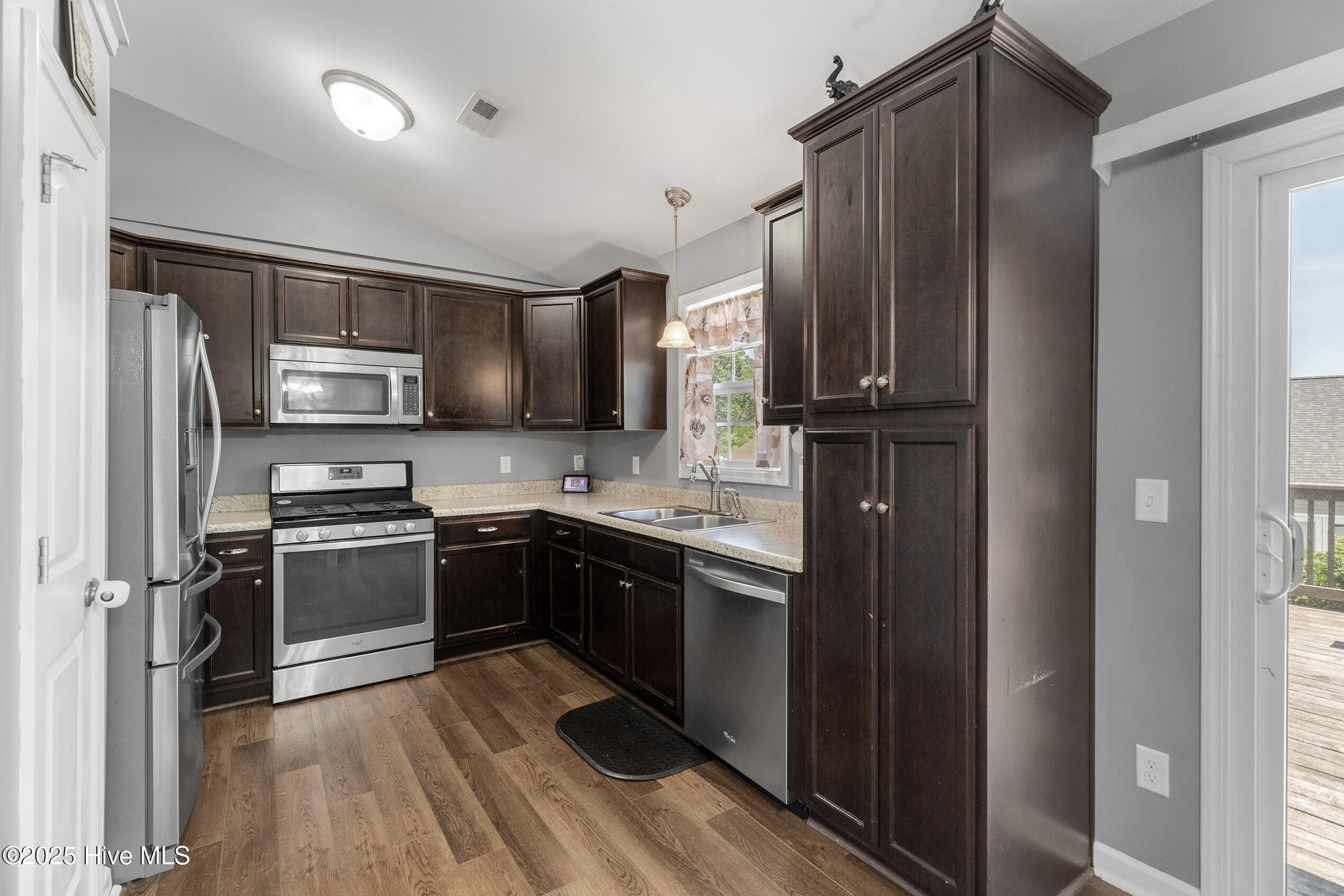 1511 Reagan Court Property Photo 11