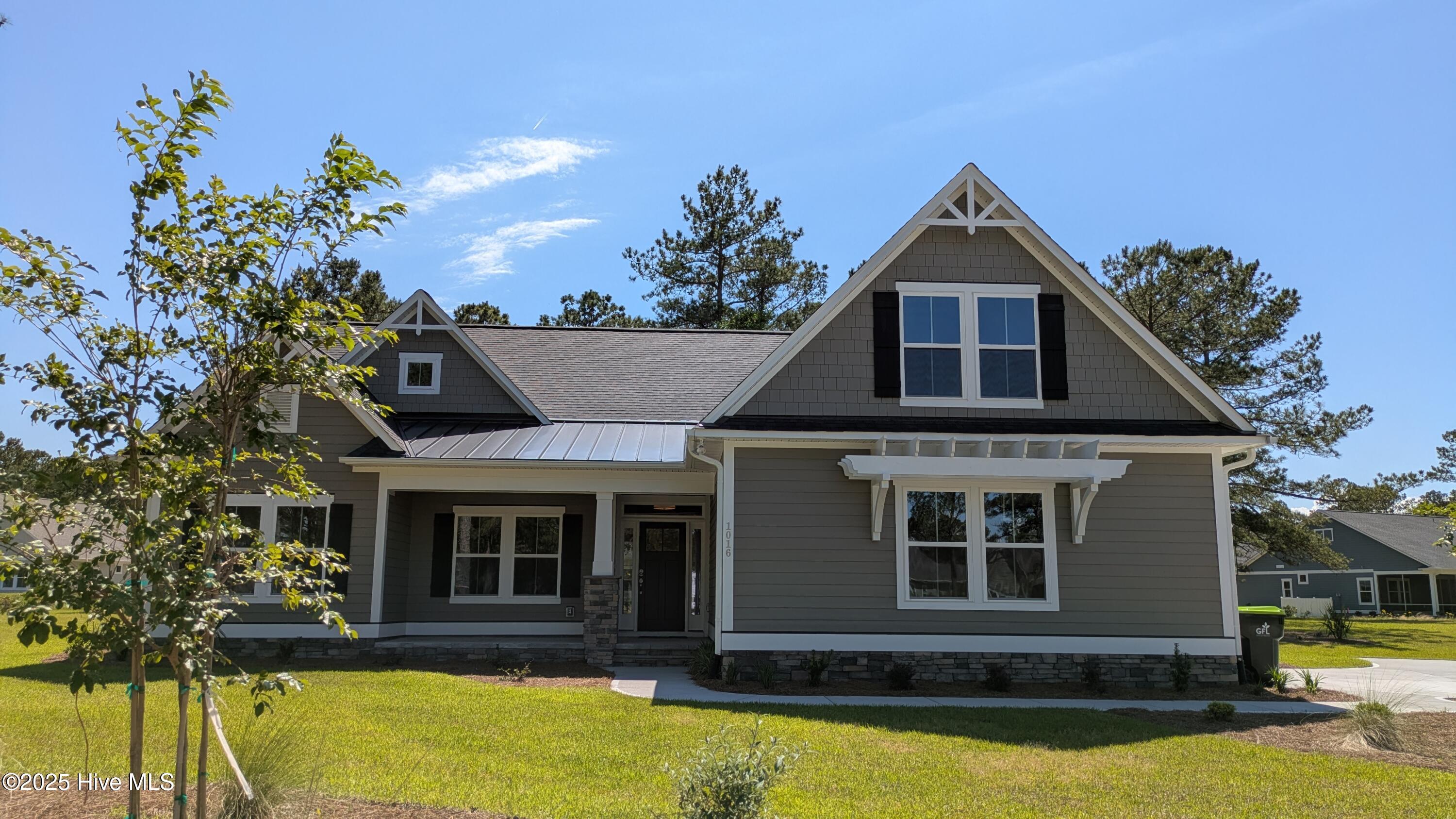 1016 Fynn Notch Property Photo 1