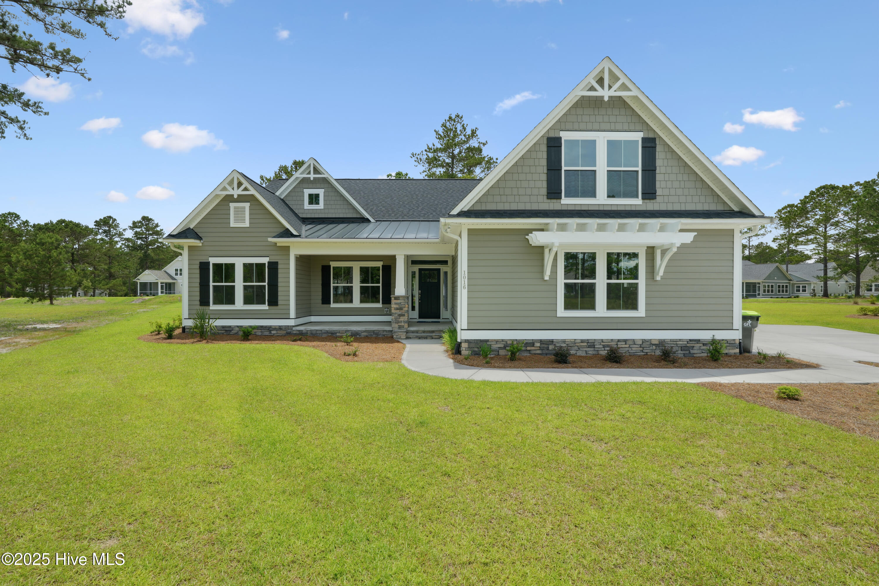 1016 Fynn Notch Property Photo 1