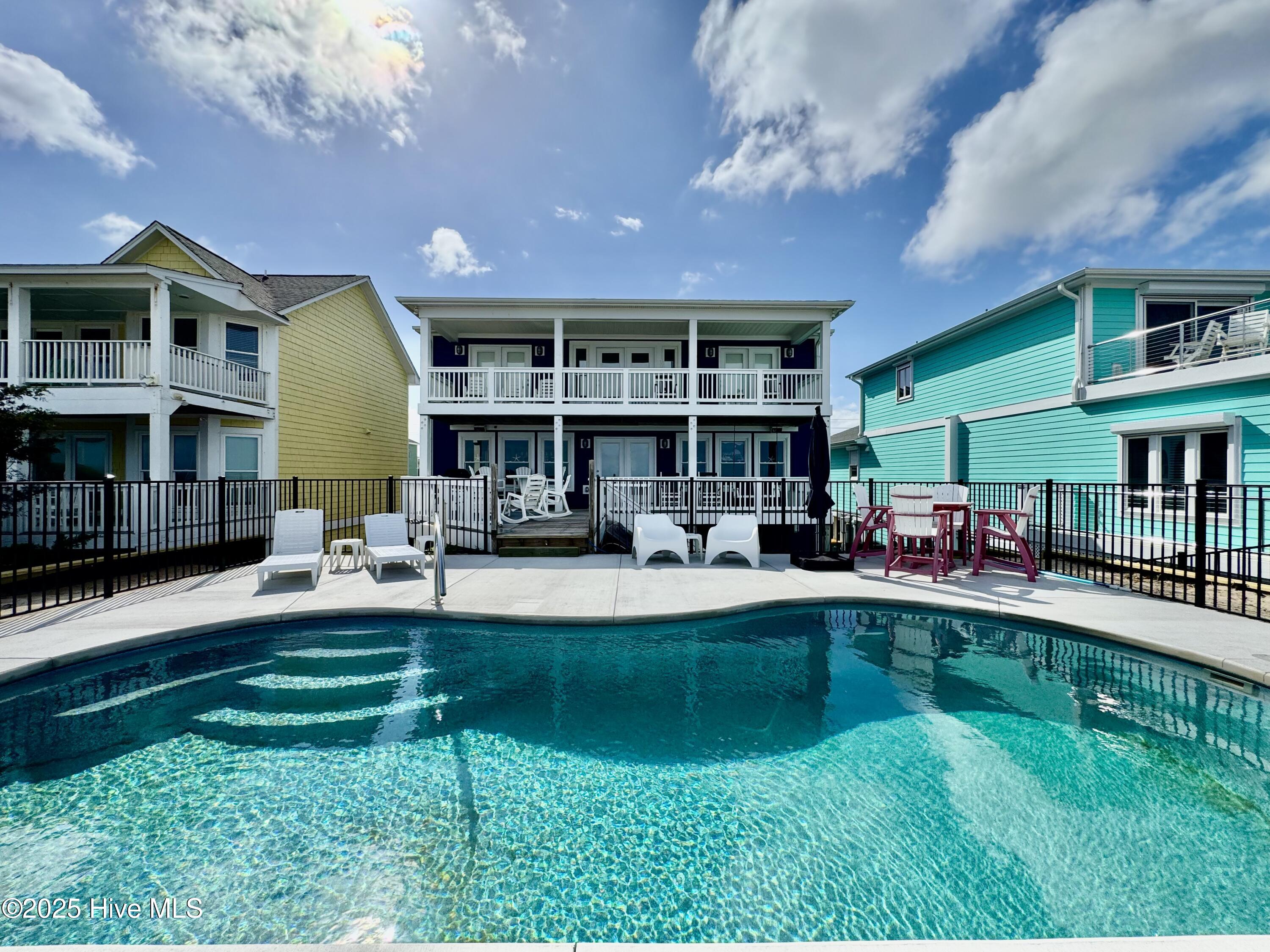 826 Fort Fisher Boulevard Property Photo 1