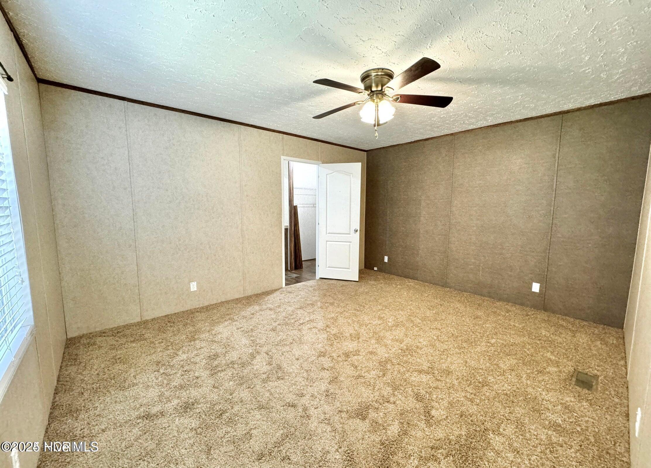 2286 Caratoke Highway Property Photo 13