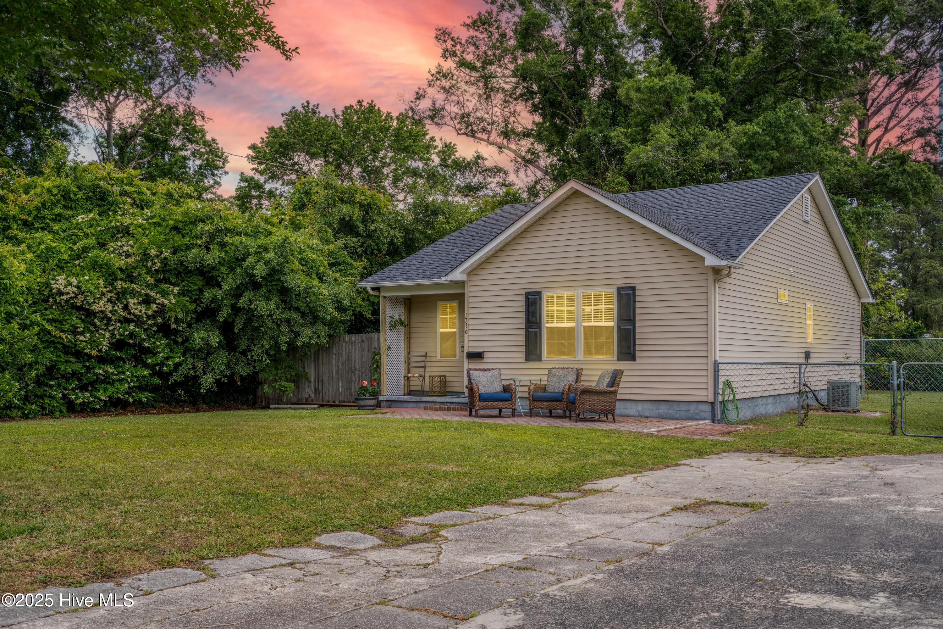 1736 Elmwood Drive Property Photo