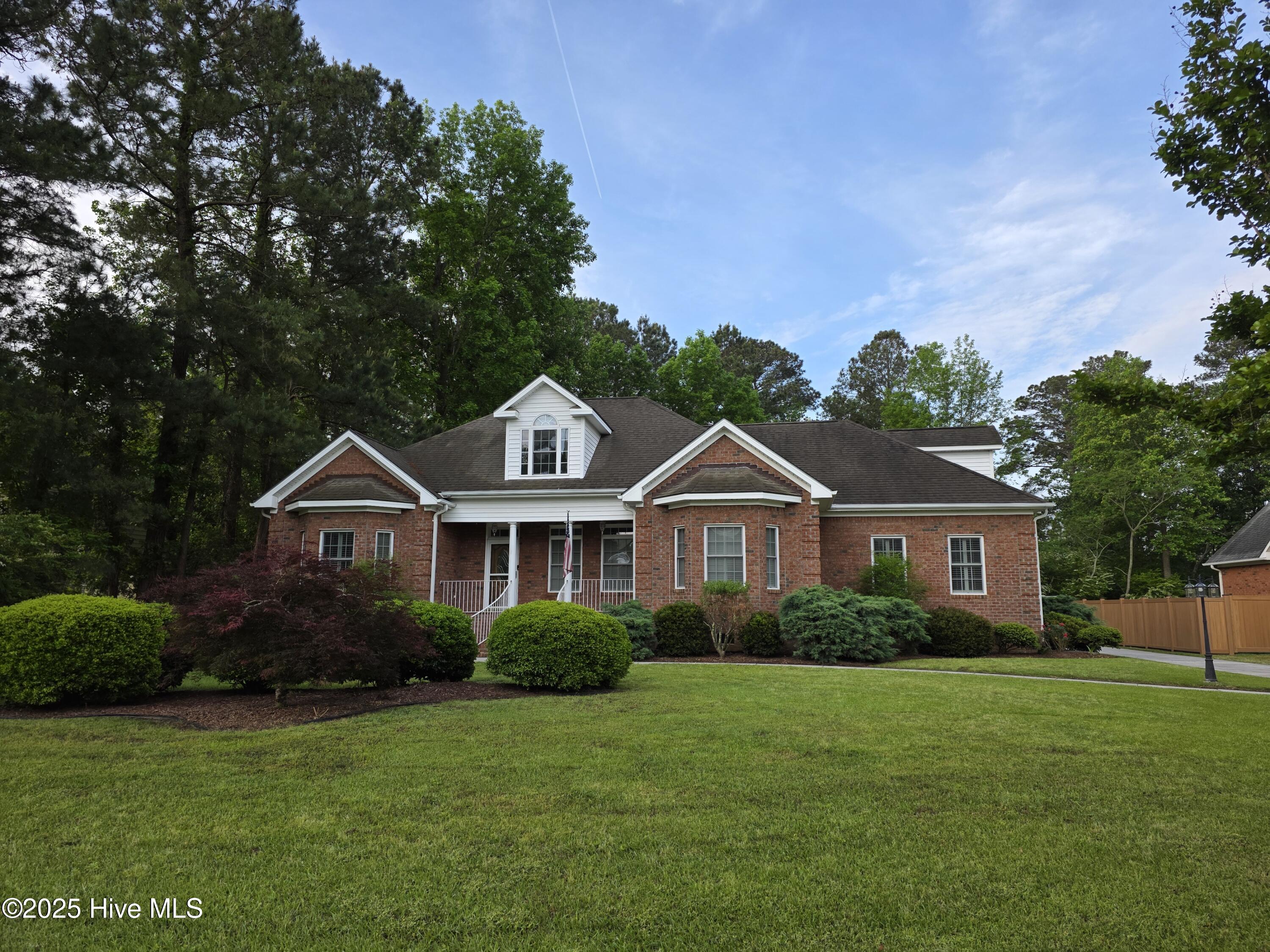 219 Drake Landing Property Photo