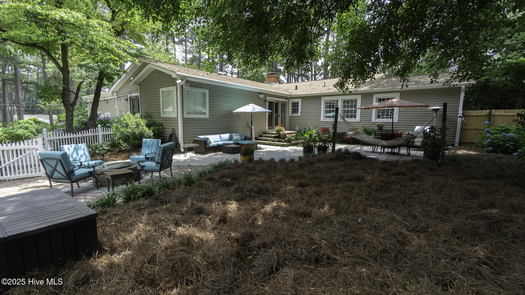 1914 Howard Avenue Property Photo 54