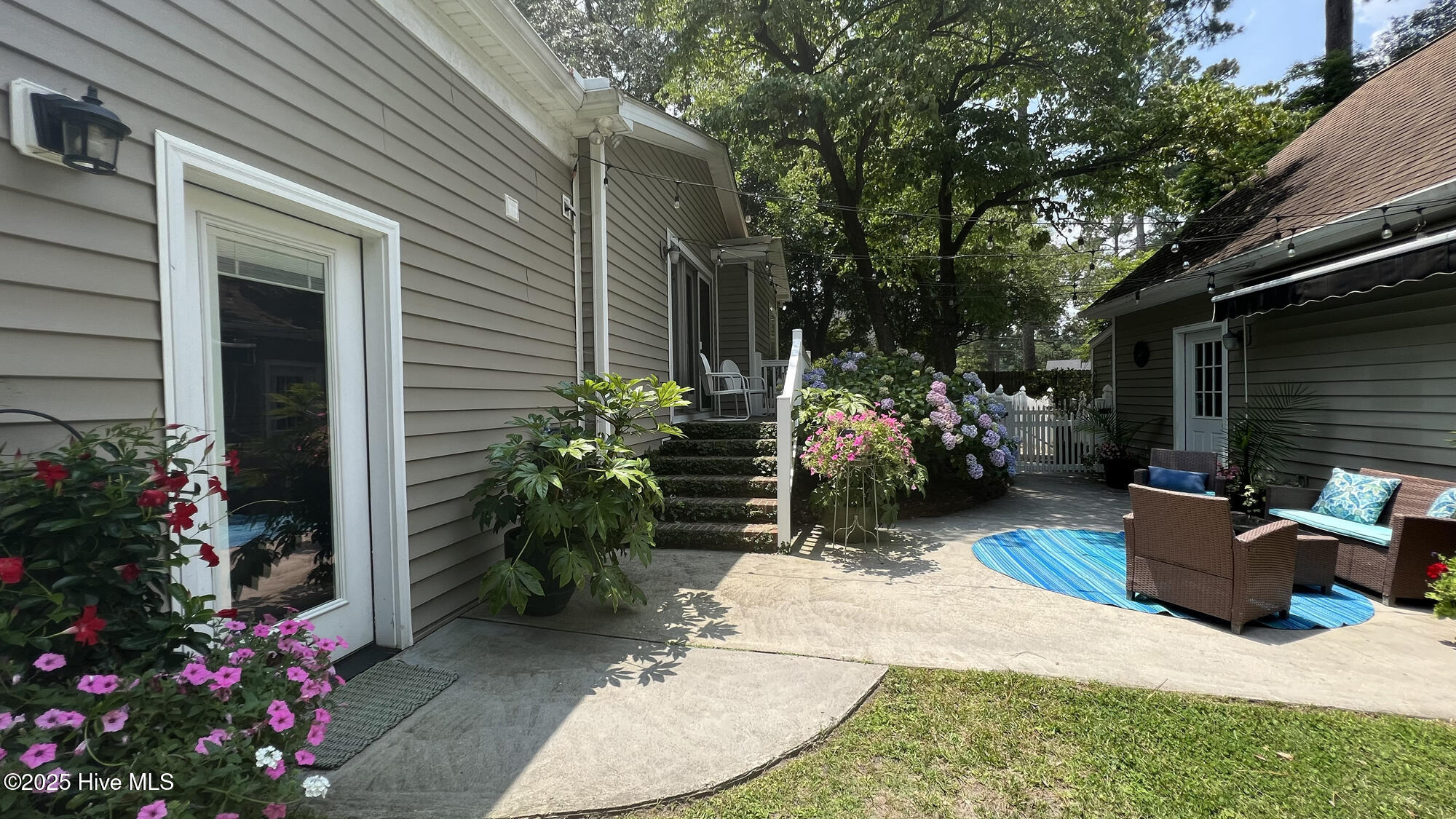 1914 Howard Avenue Property Photo 61