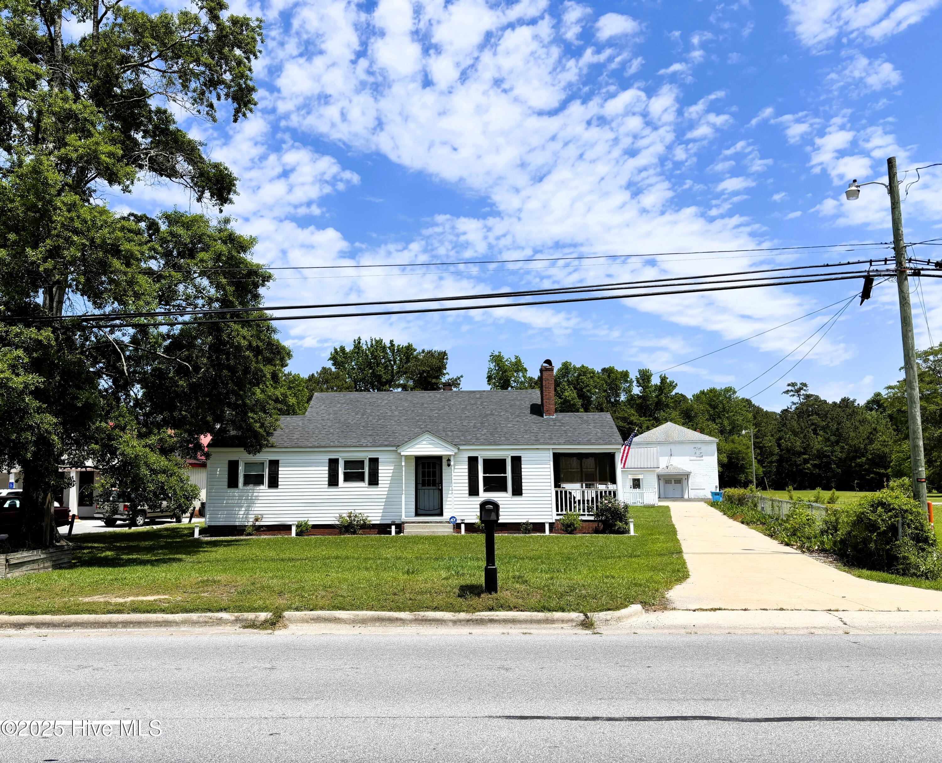 160 Kinston Highway Property Photo 2