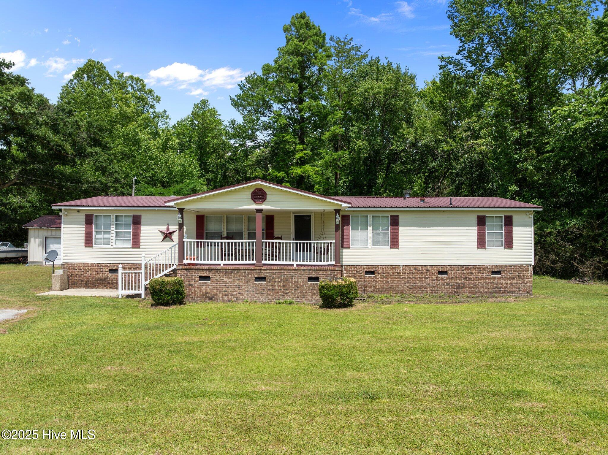 86 Mel Lane Property Photo 2