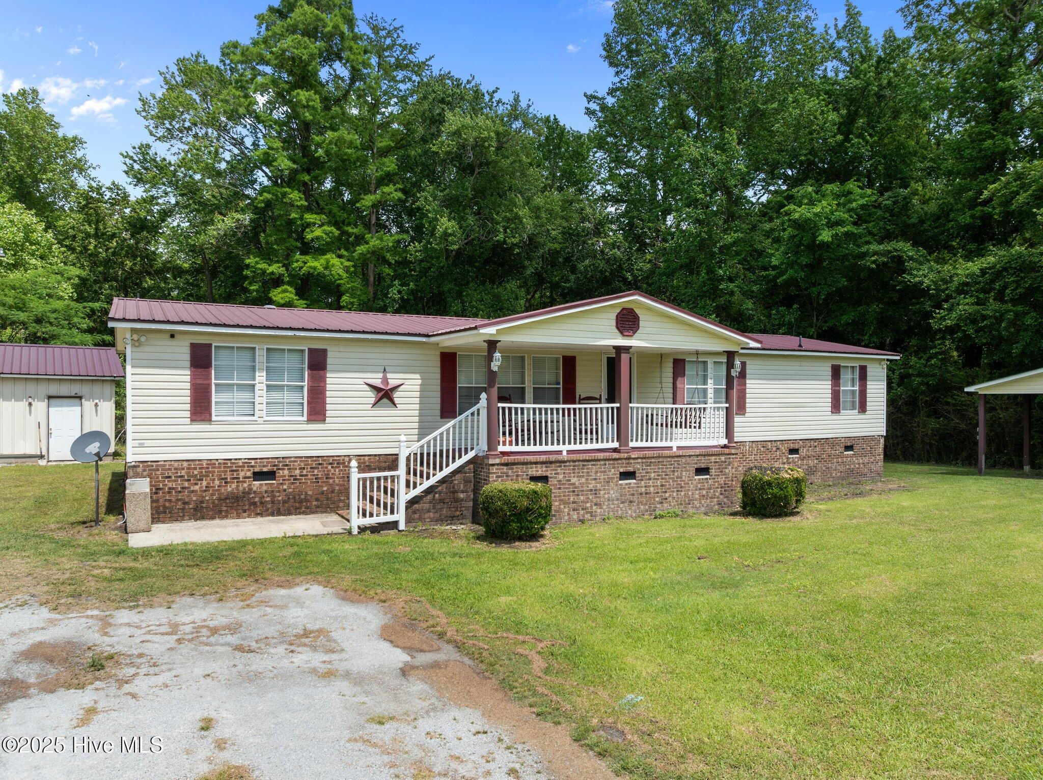 86 Mel Lane Property Photo 3