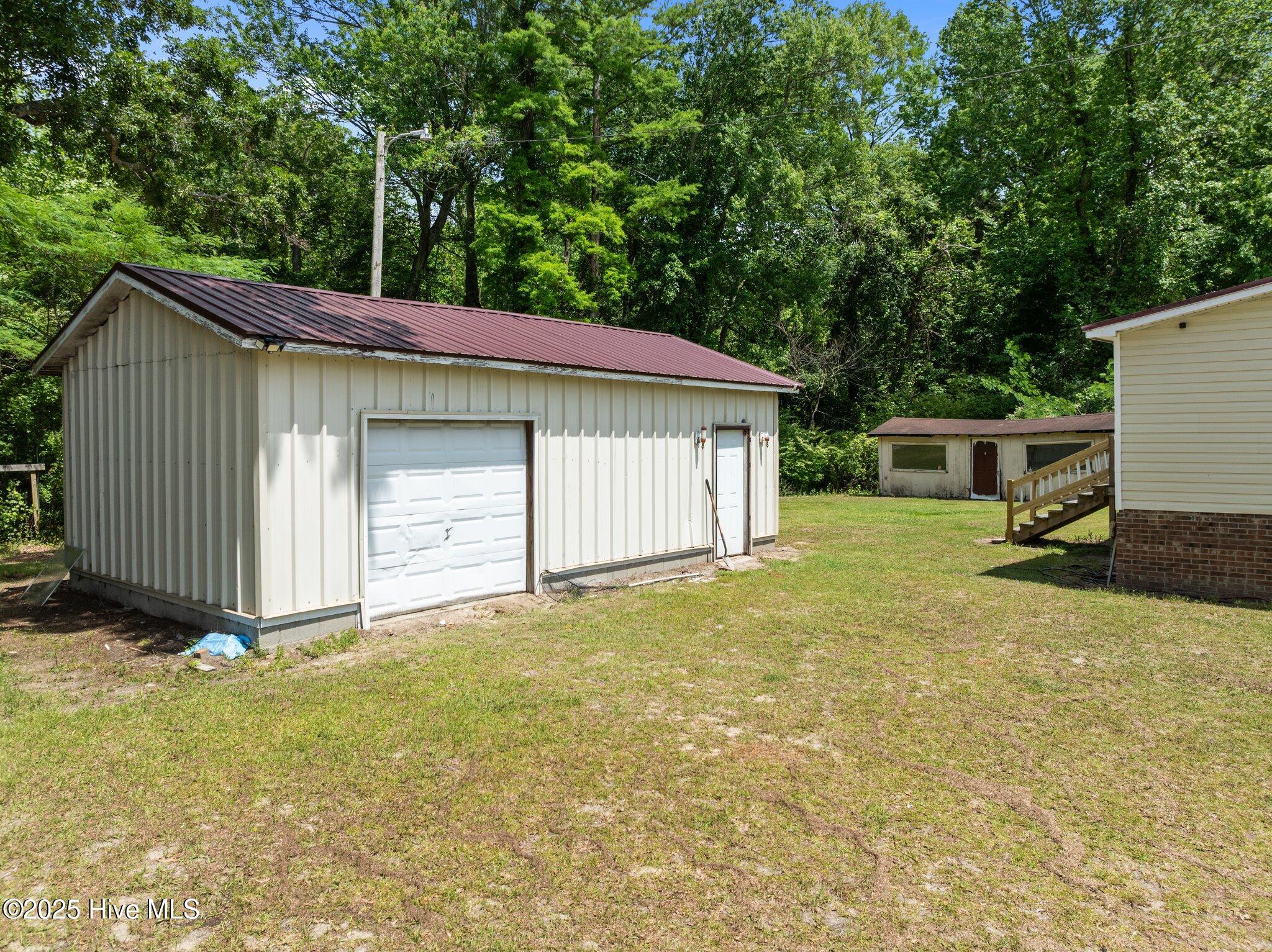 86 Mel Lane Property Photo 6