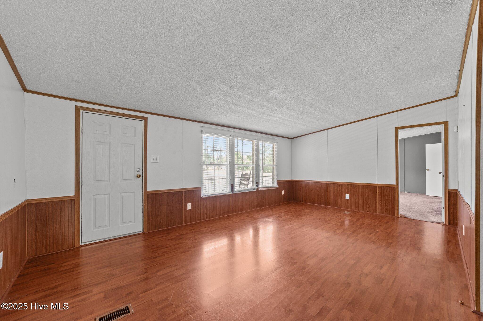 86 Mel Lane Property Photo 13