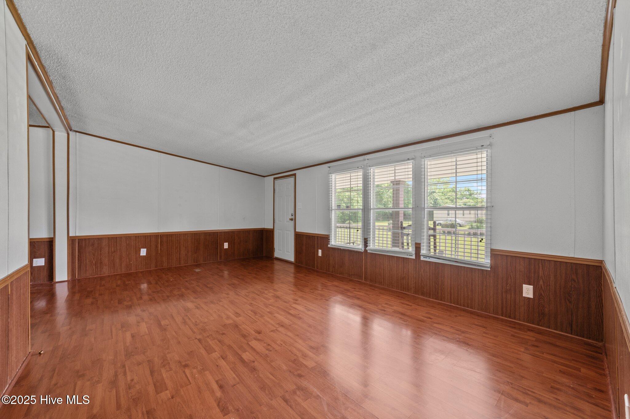 86 Mel Lane Property Photo 15