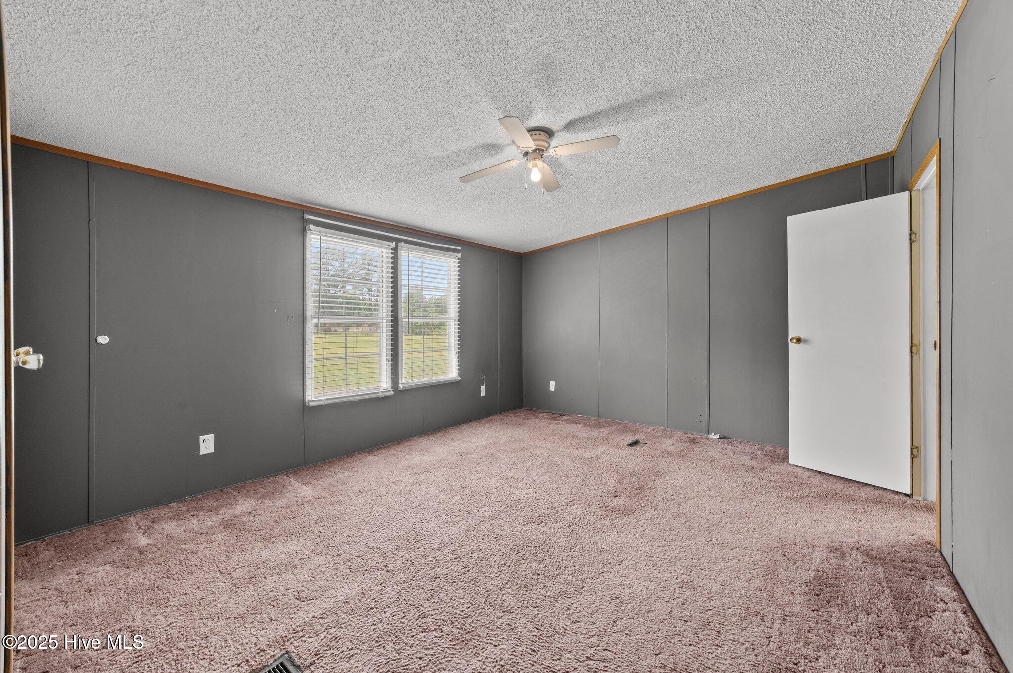 86 Mel Lane Property Photo 16