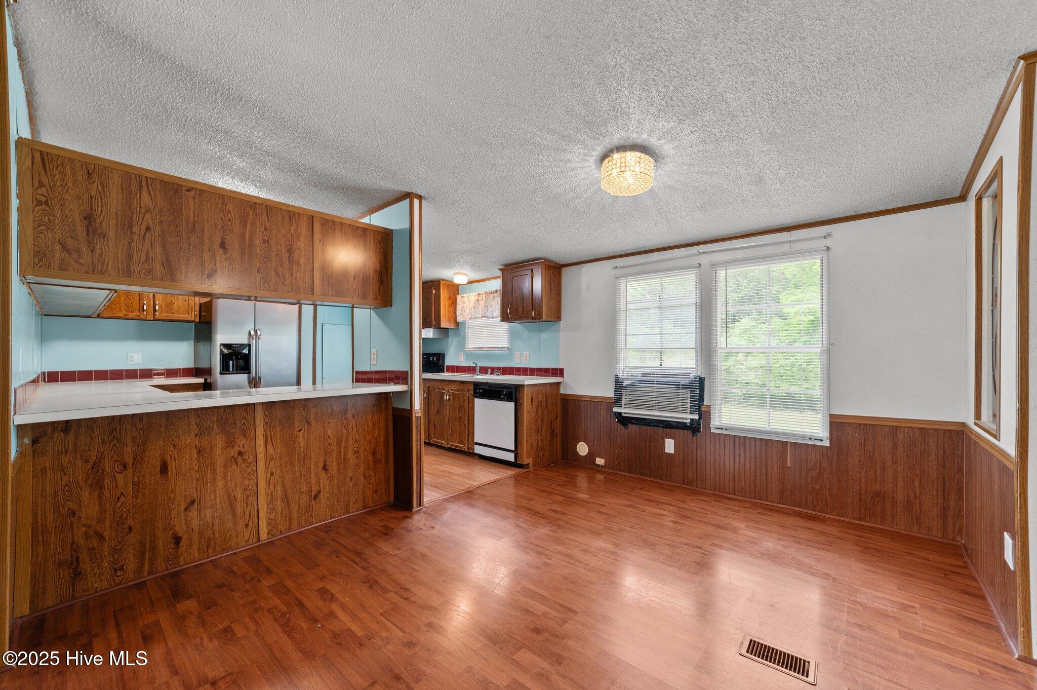 86 Mel Lane Property Photo 22