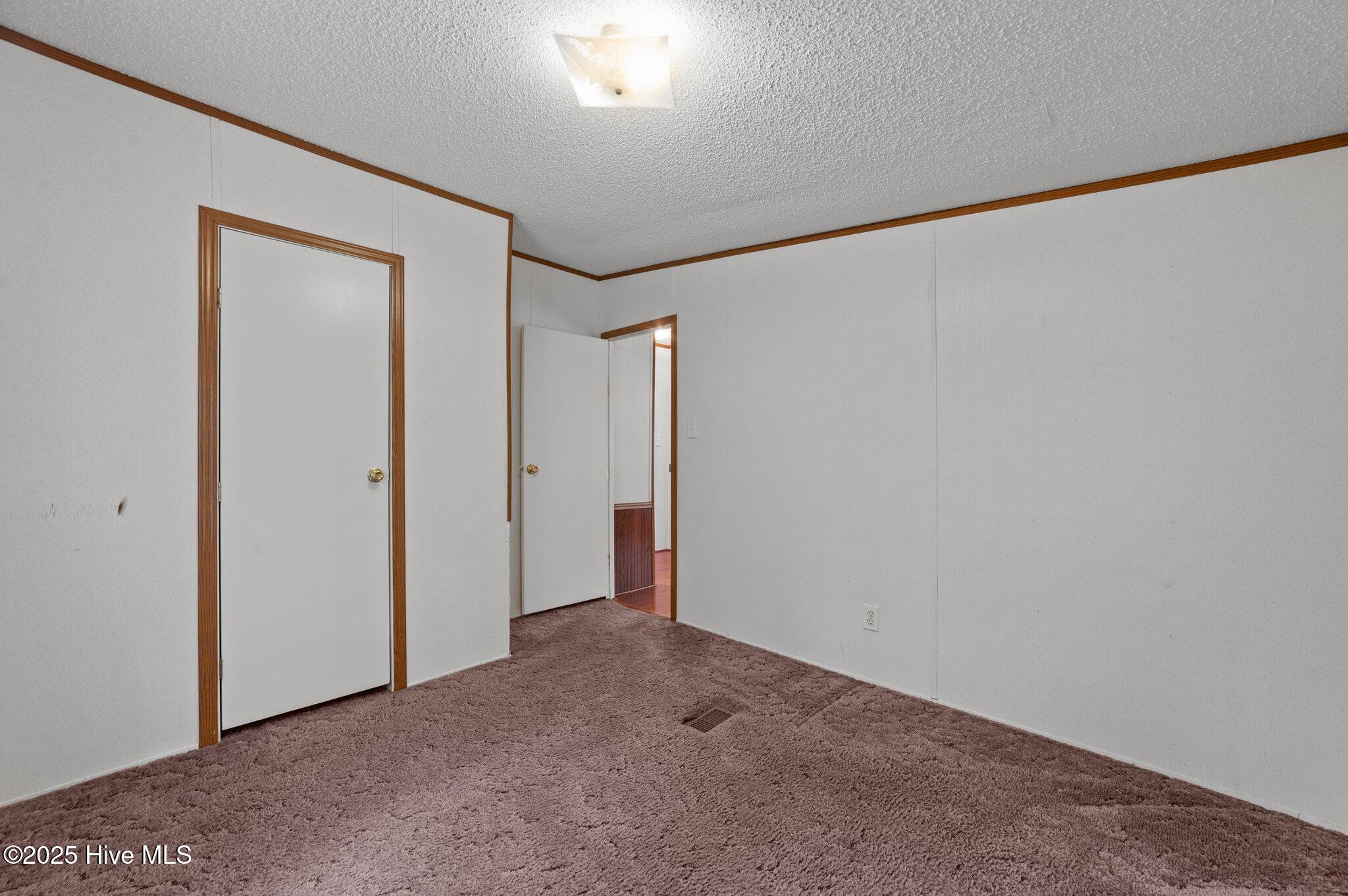 86 Mel Lane Property Photo 32