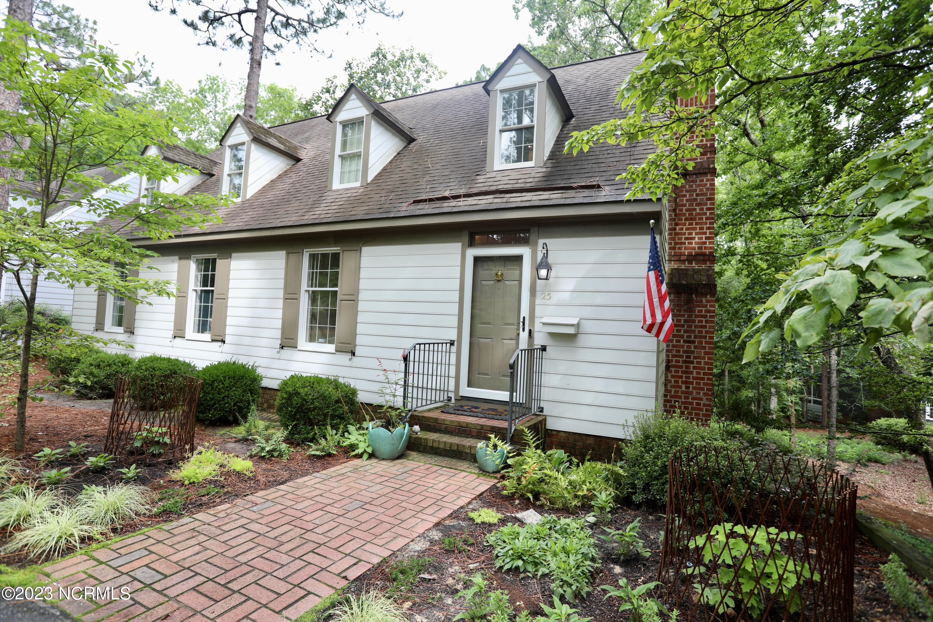 25 Village In The Woods Property Photo