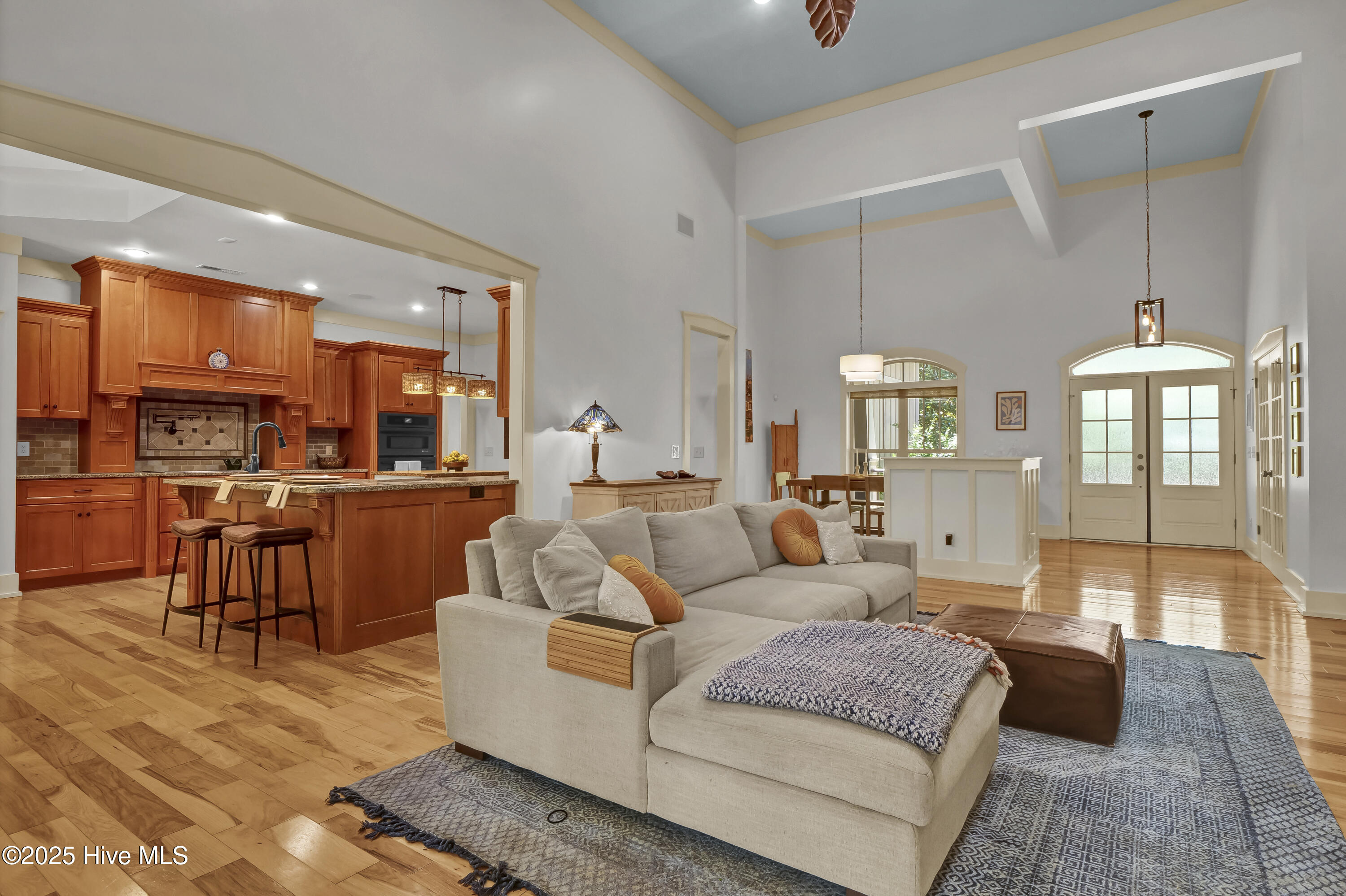 907 Grandview Drive Property Photo 13