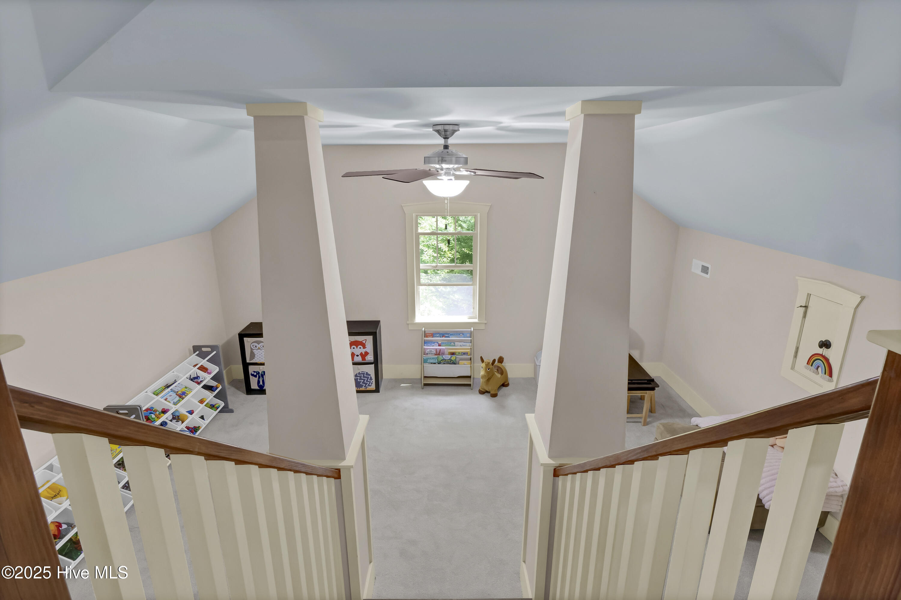 907 Grandview Drive Property Photo 42