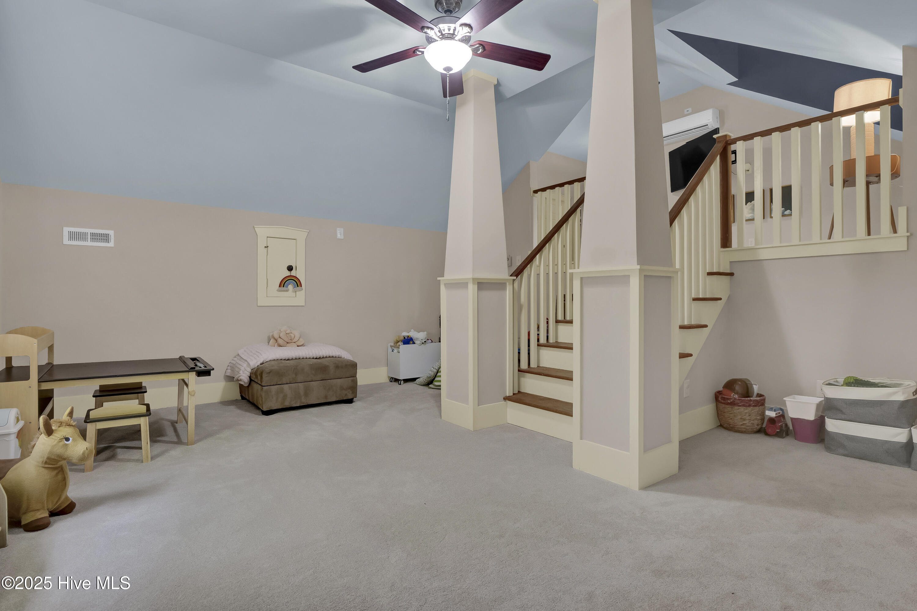 907 Grandview Drive Property Photo 43
