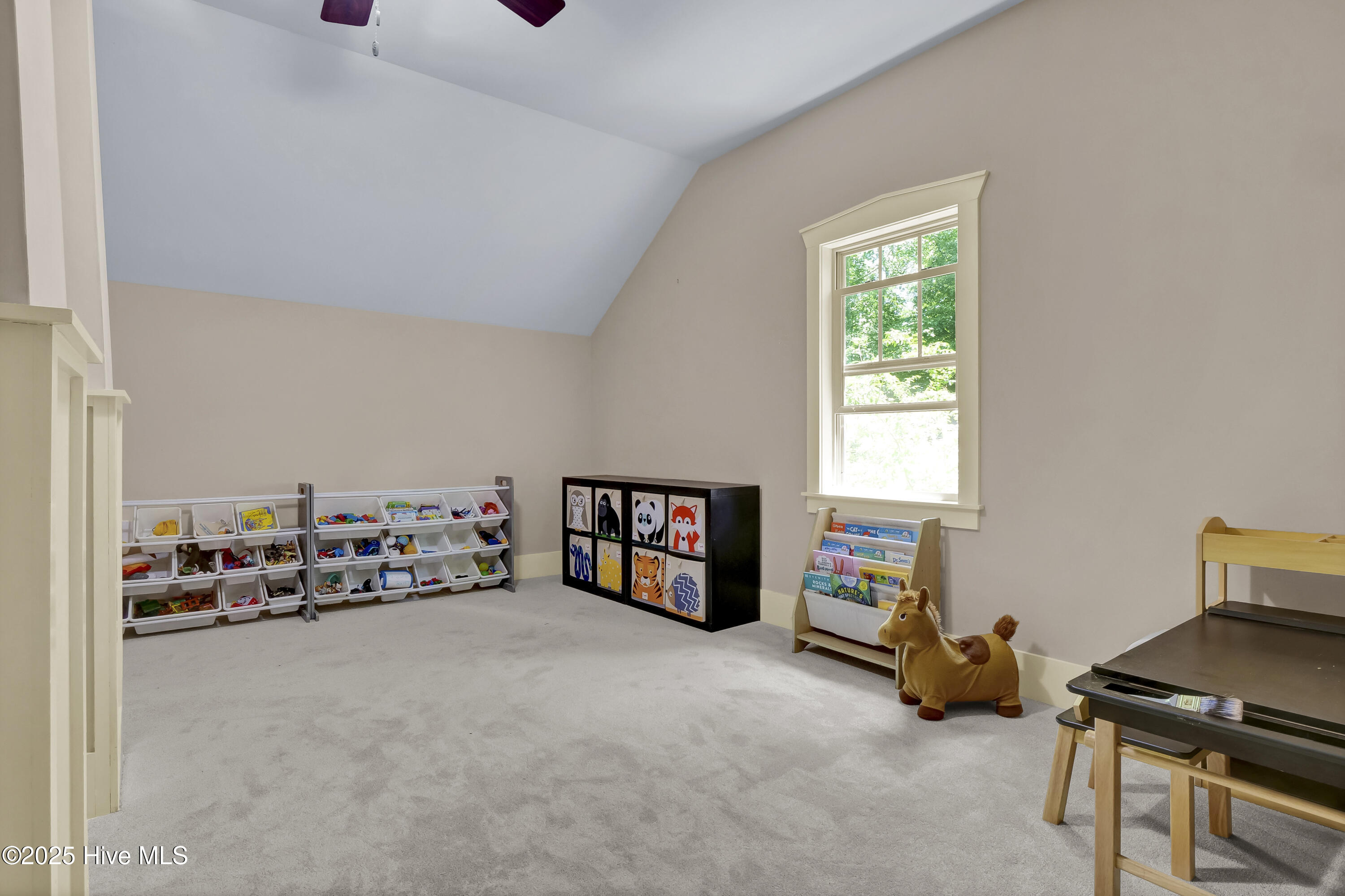 907 Grandview Drive Property Photo 44
