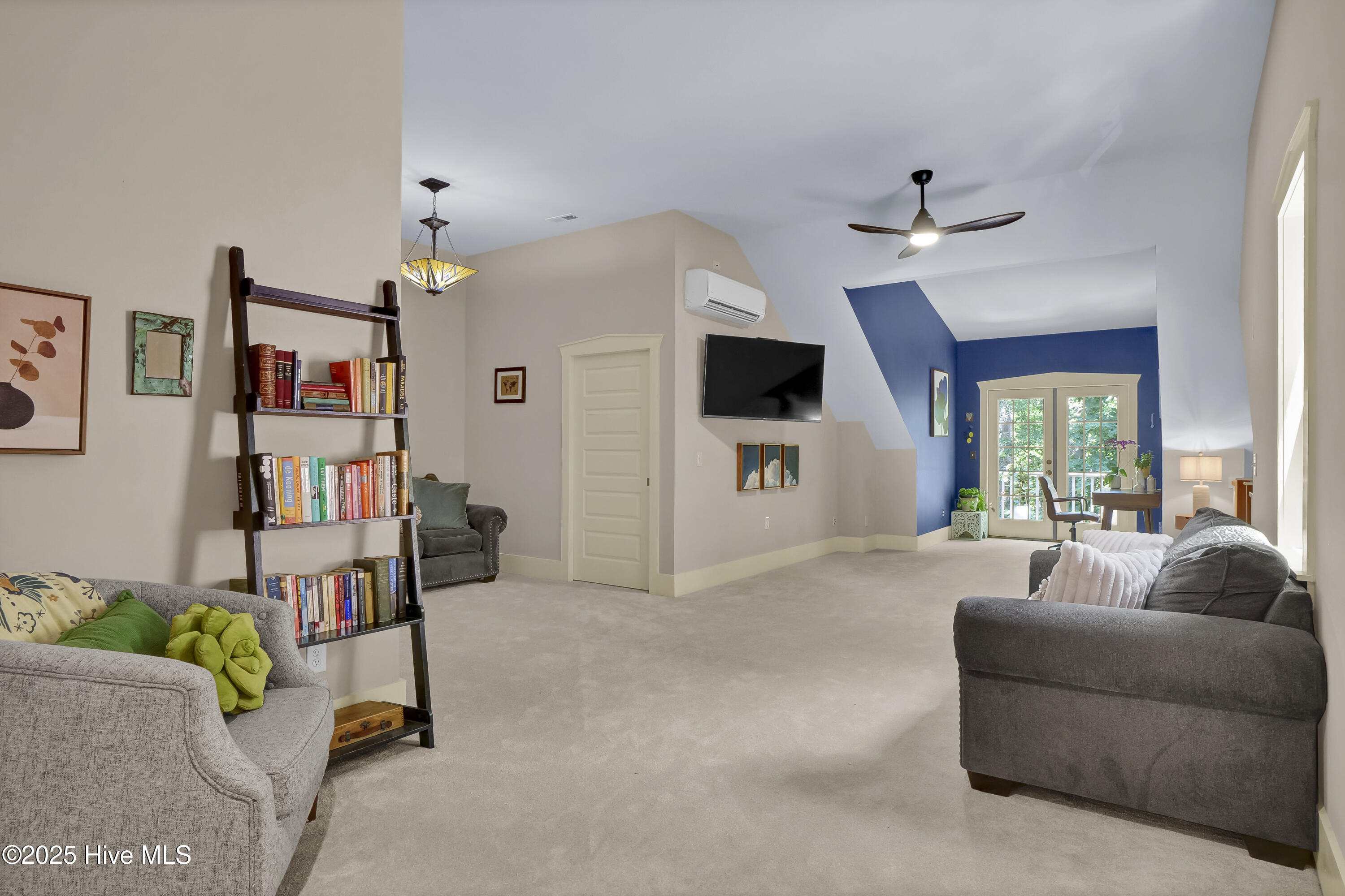 907 Grandview Drive Property Photo 45
