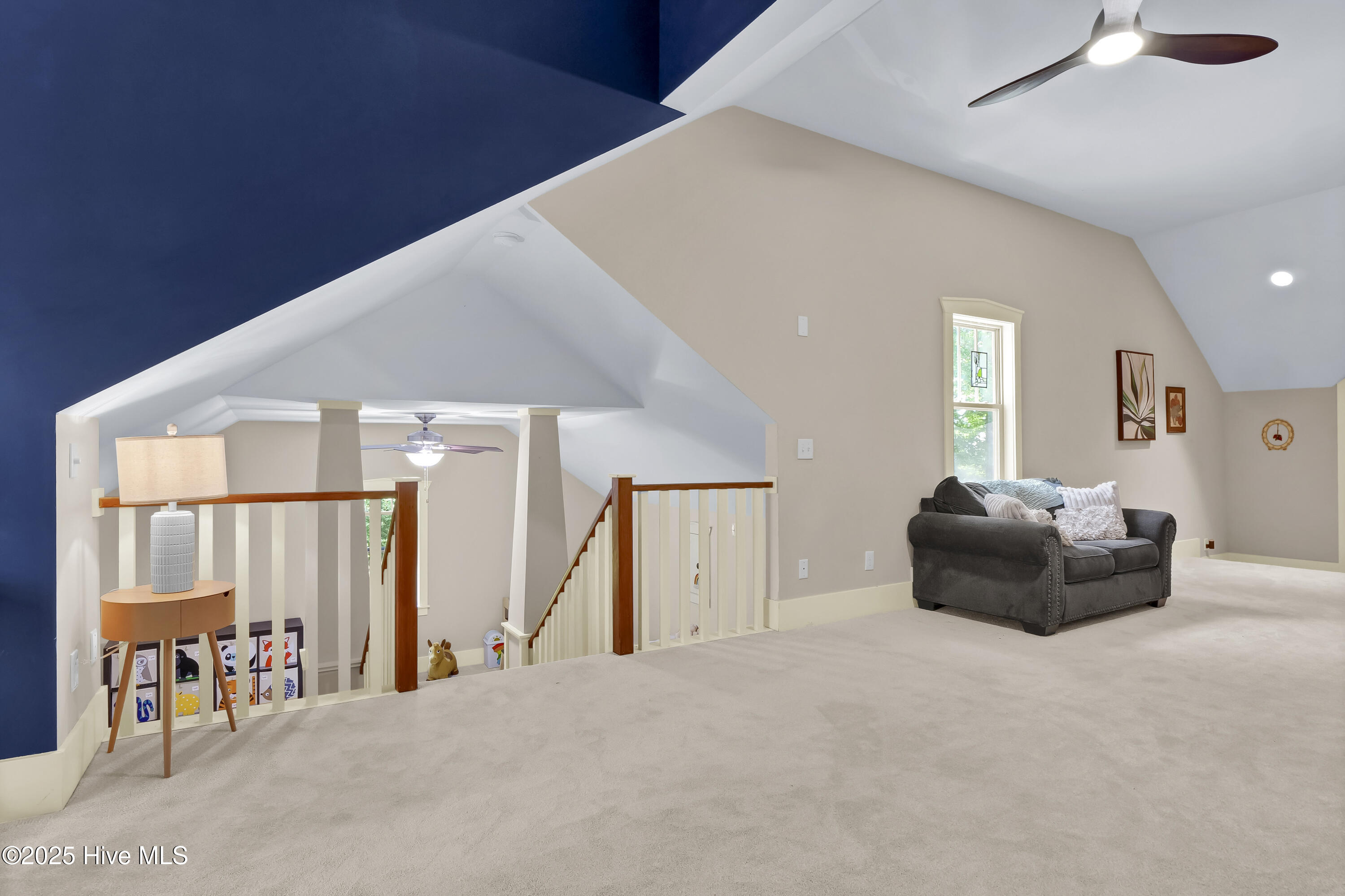 907 Grandview Drive Property Photo 49