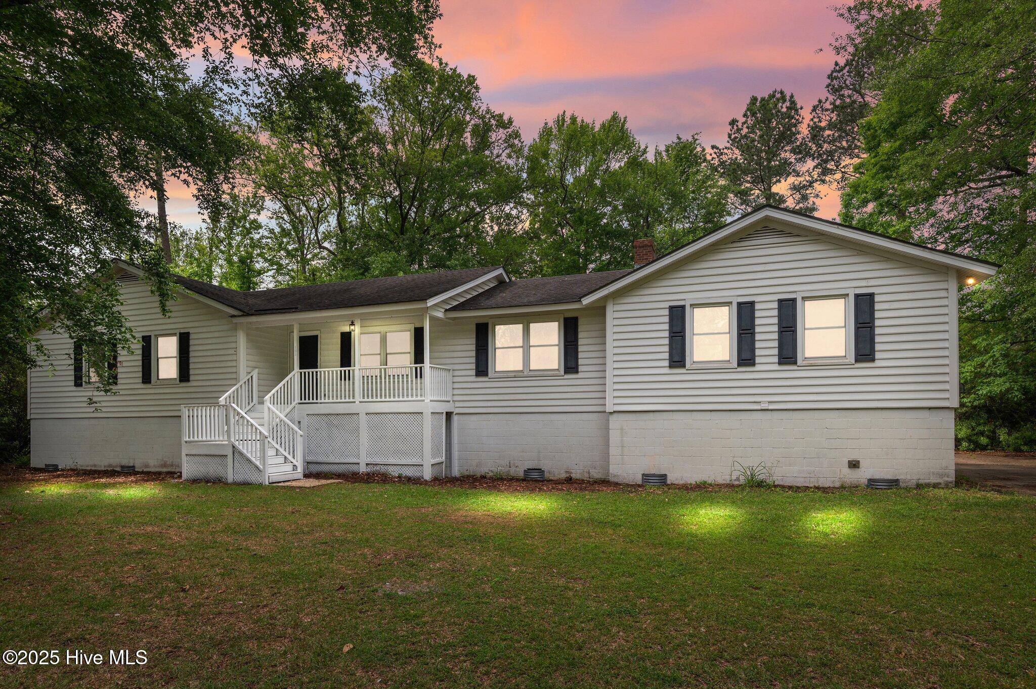 105 Country Place Property Photo