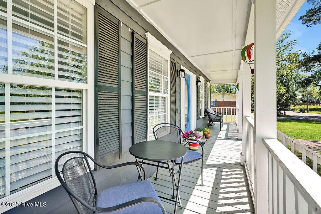 110 Clay Street Property Photo 2