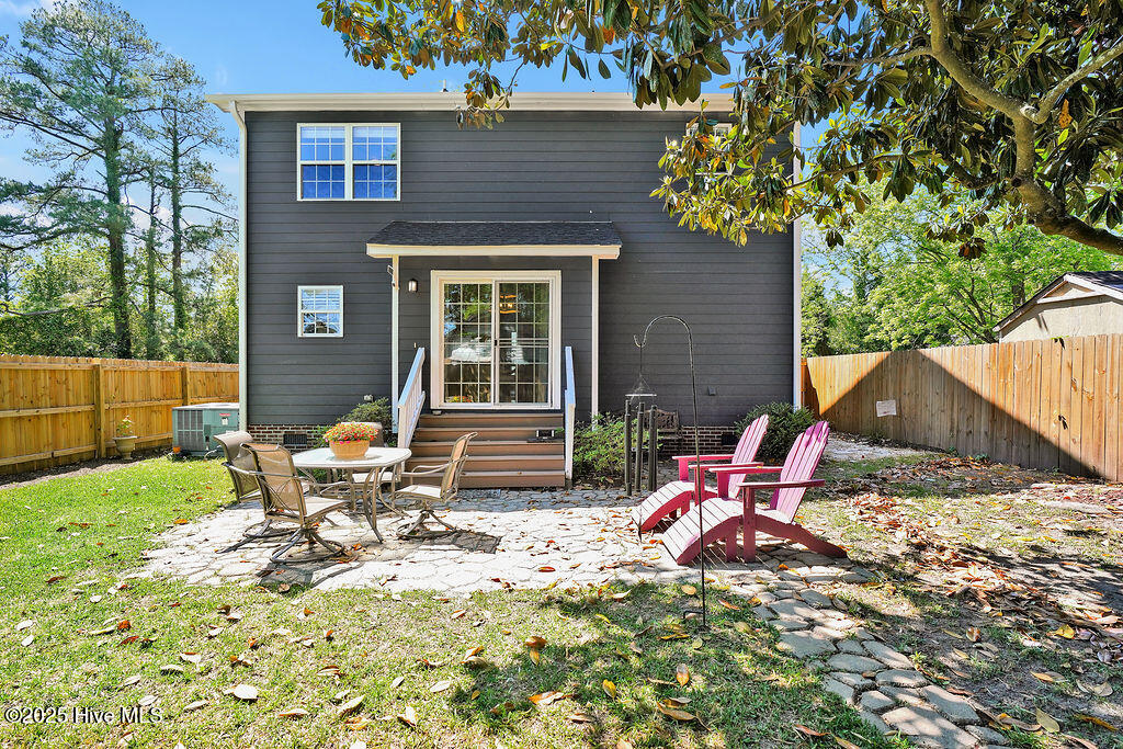 110 Clay Street Property Photo 31