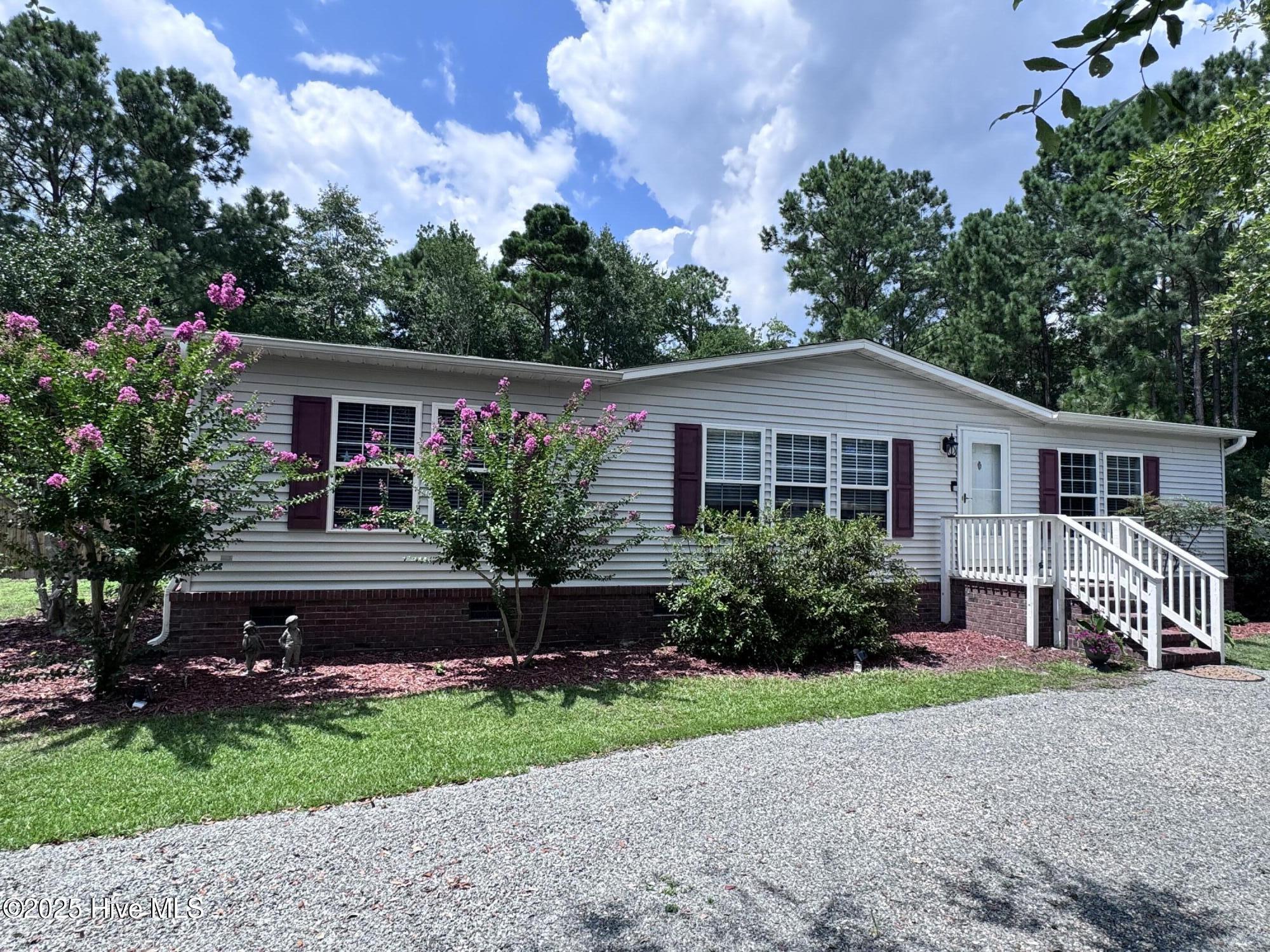 105 Sunset Court Property Photo 2