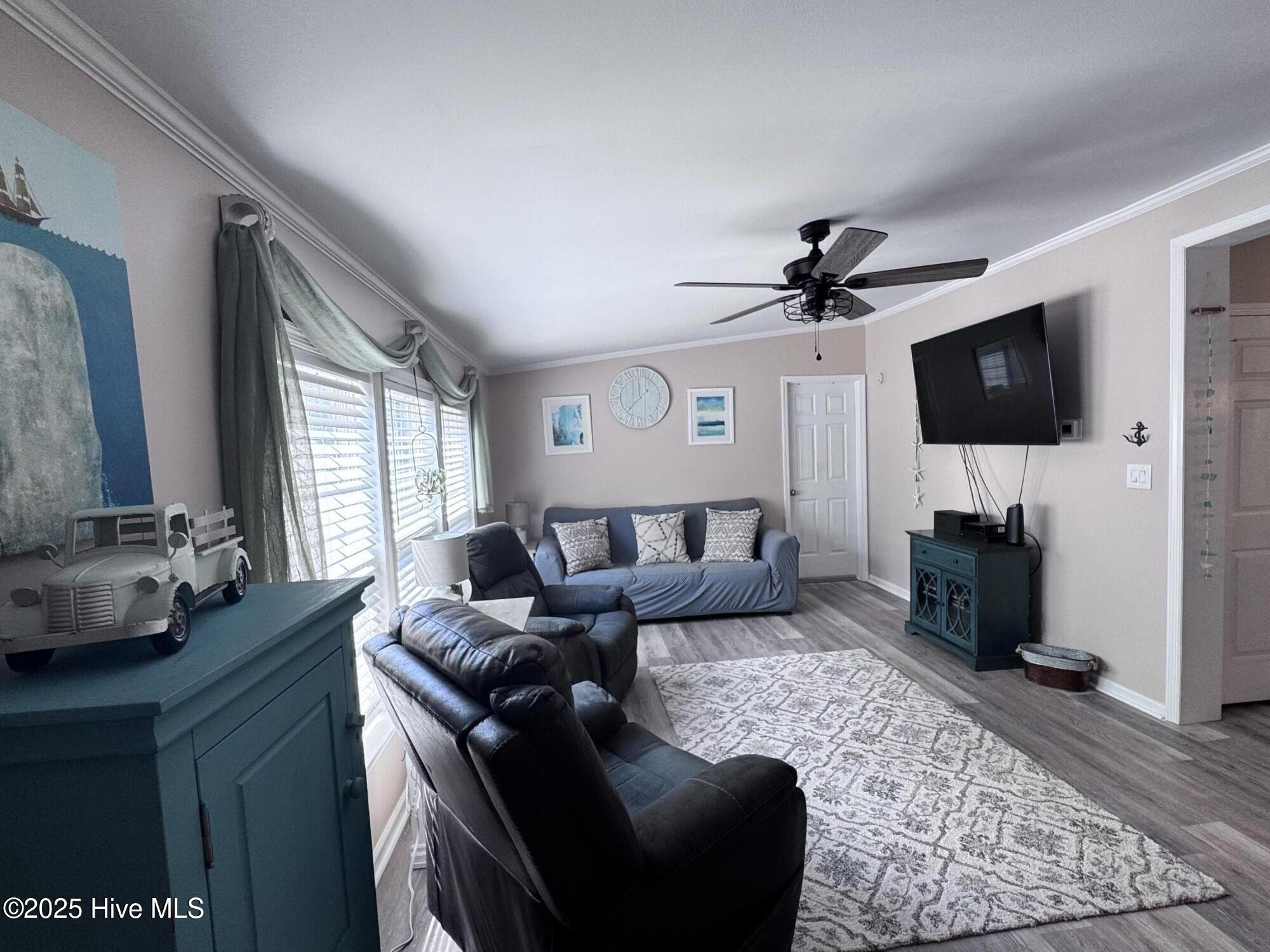 105 Sunset Court Property Photo 4