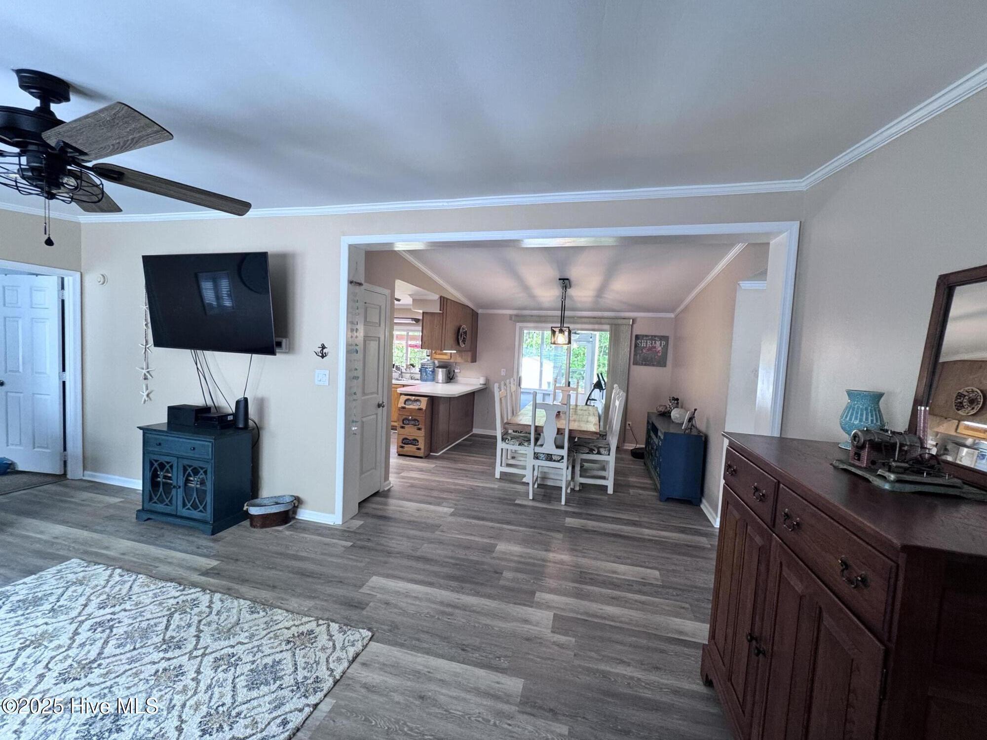 105 Sunset Court Property Photo 7