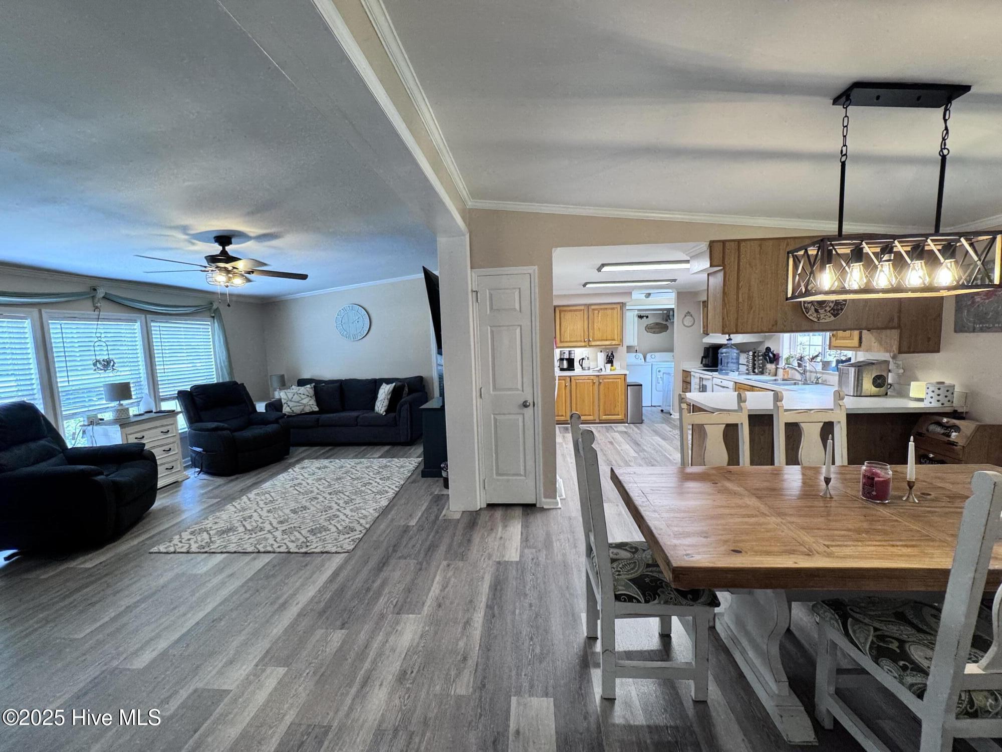 105 Sunset Court Property Photo 8