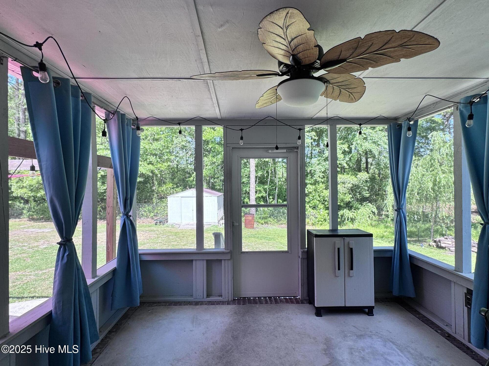 105 Sunset Court Property Photo 29