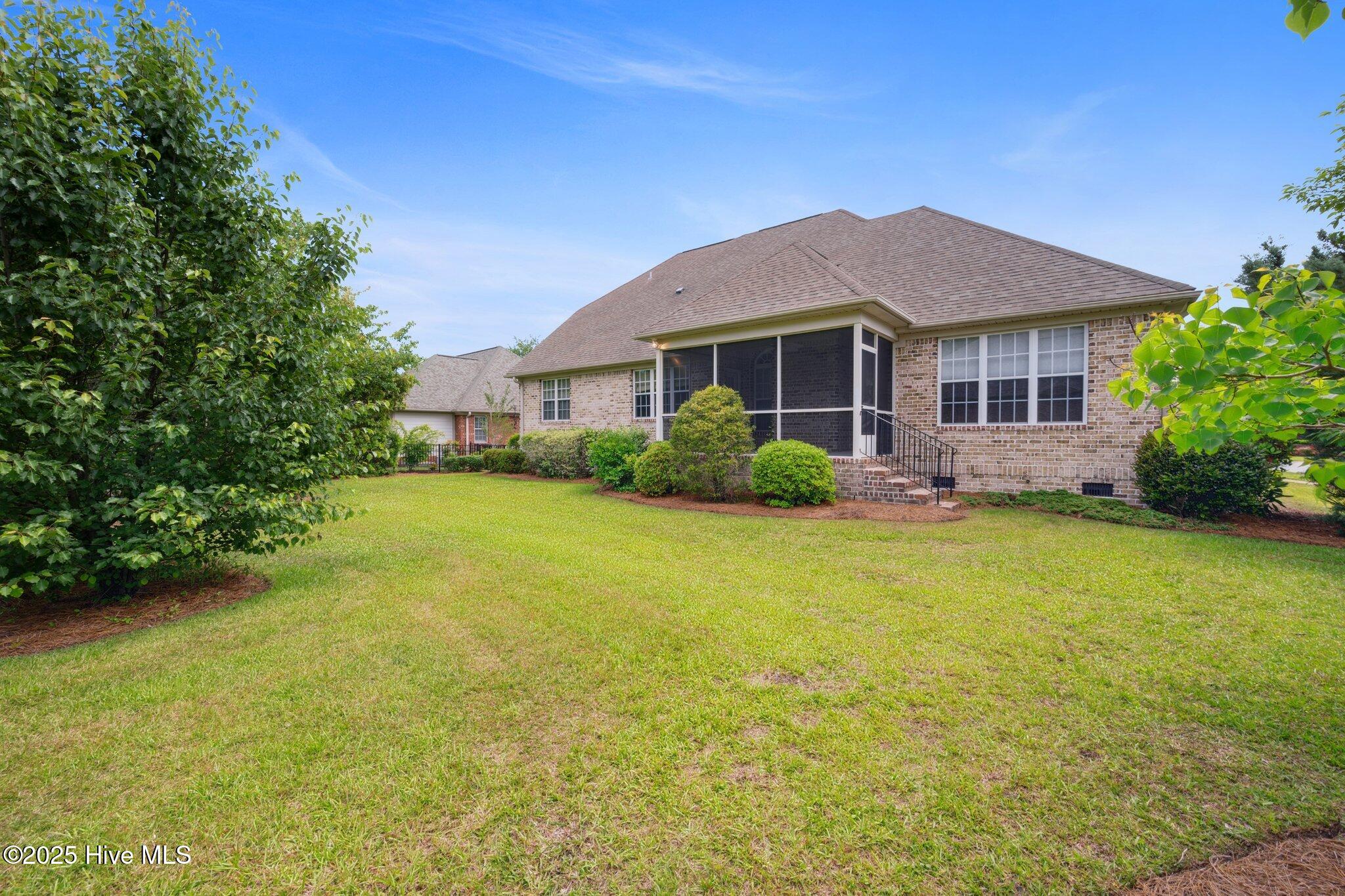 304 Island Cove Court Property Photo 34