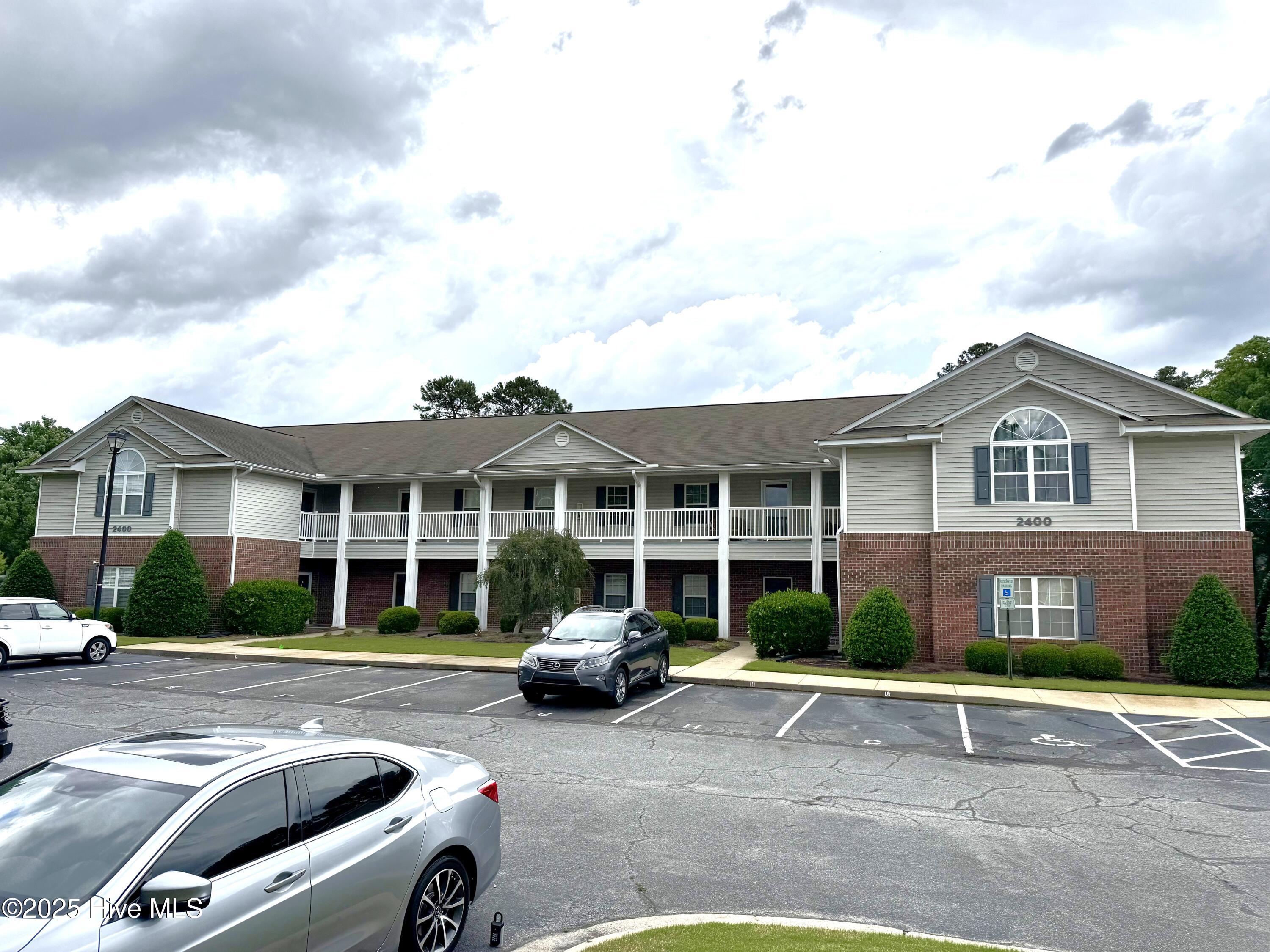 2400 King Richard Court D Property Photo 1