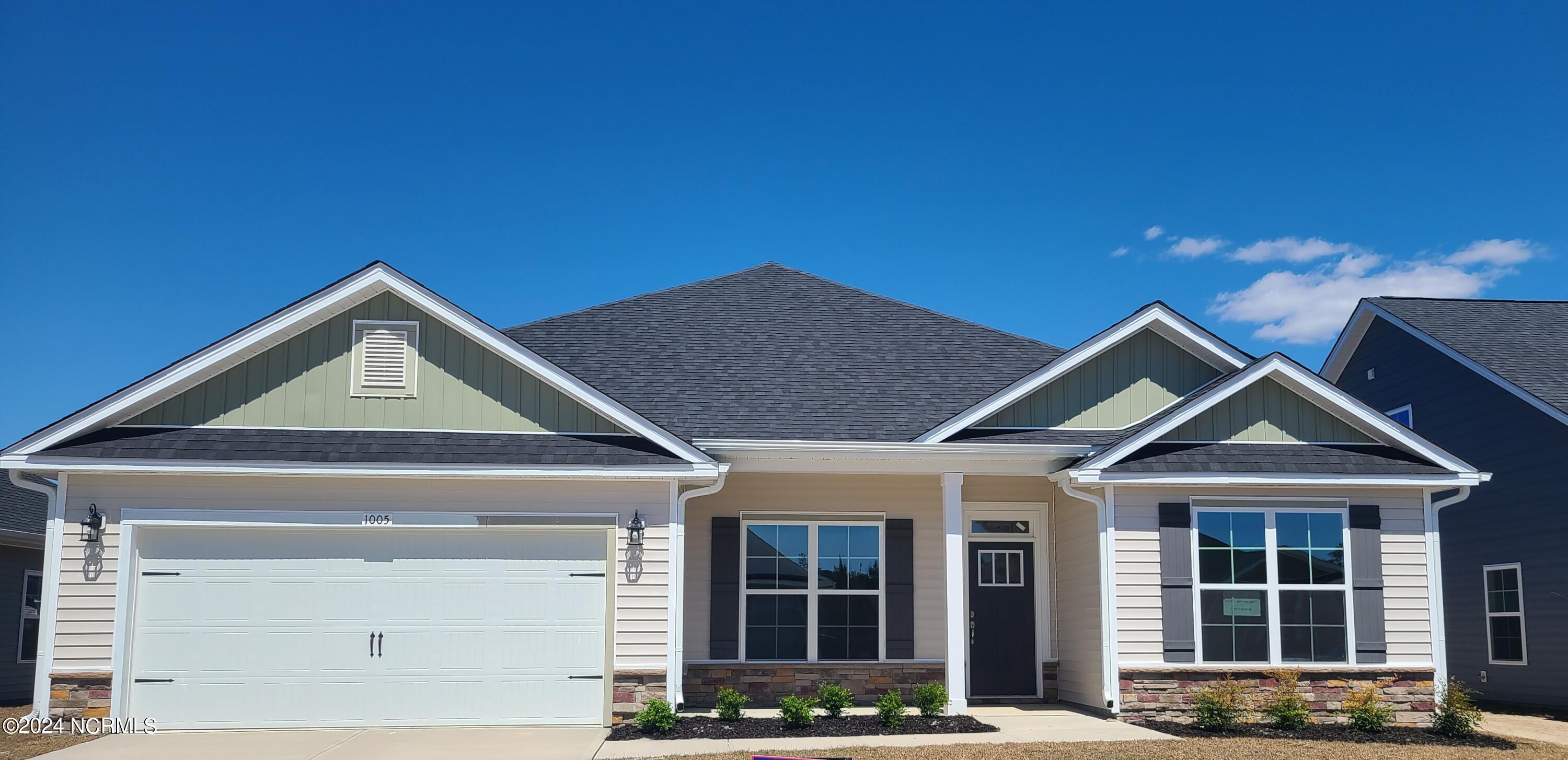 913 Bee Tree Court Property Photo