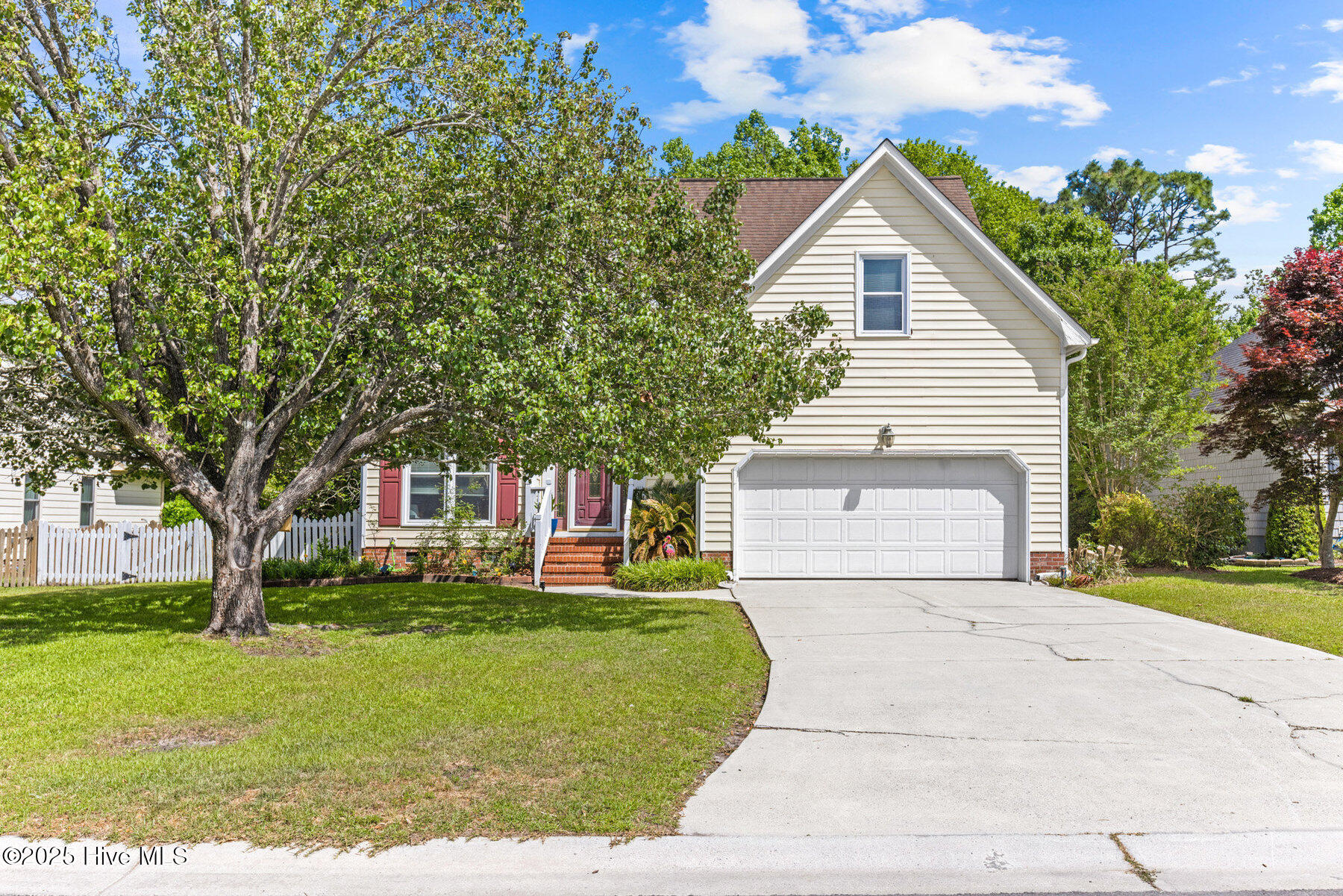 5705 Woodduck Circle Property Photo 2