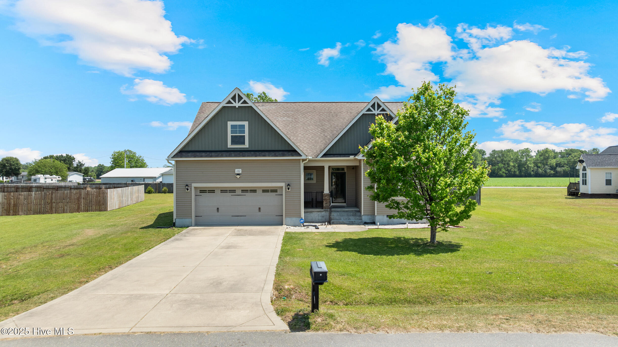 102 Mary Frances Way Property Photo 1