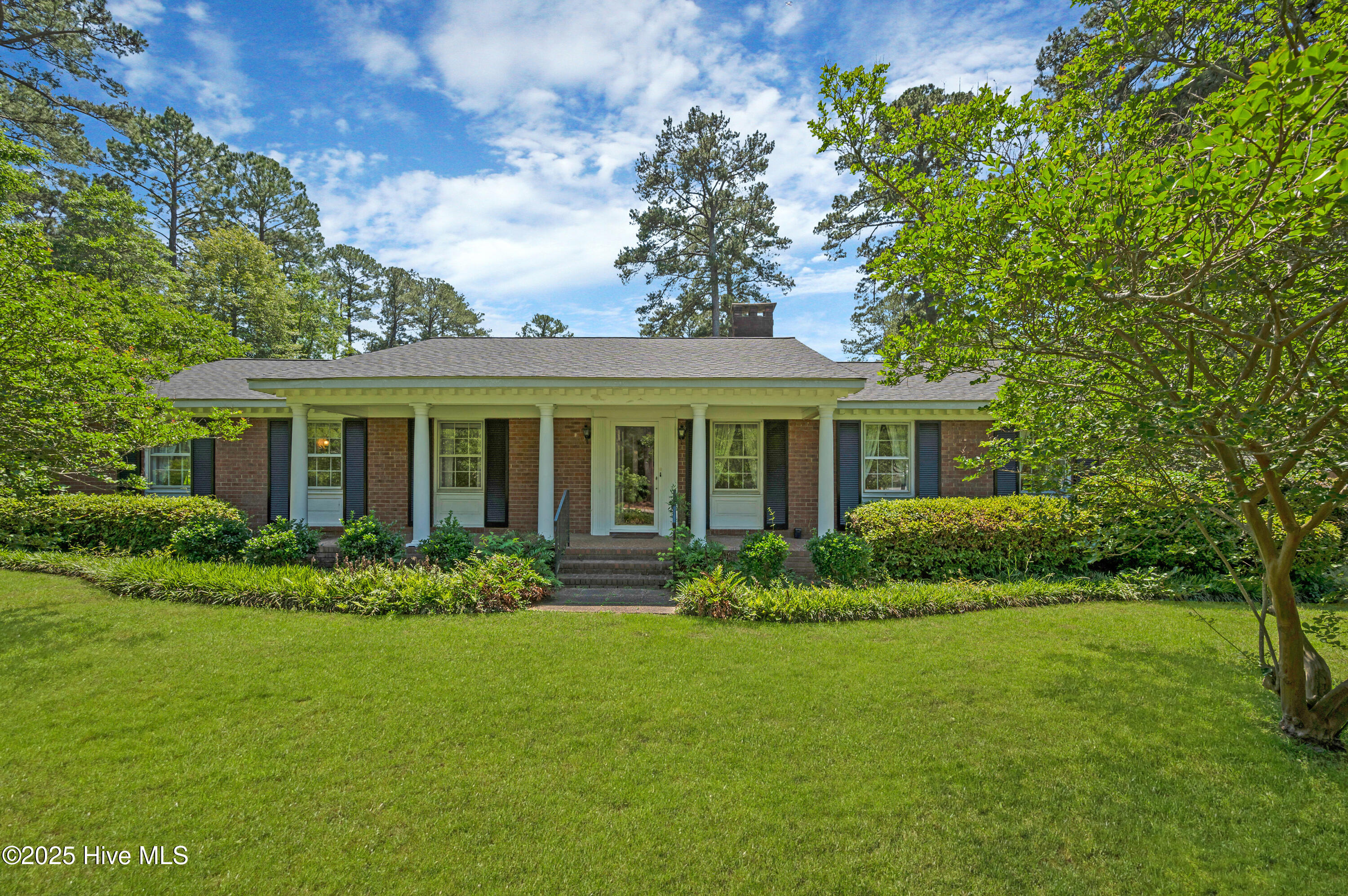 200 York Road Property Photo