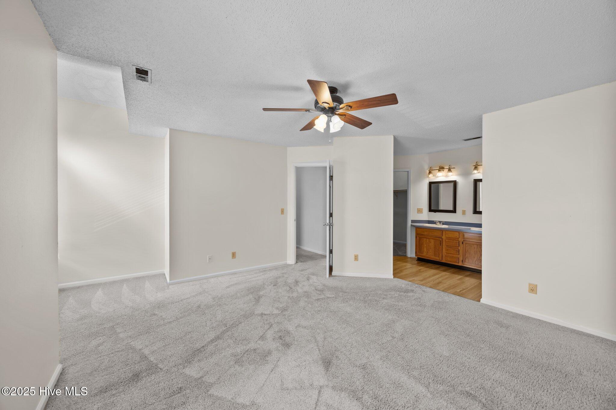 123 W Victoria Court F Property Photo 12