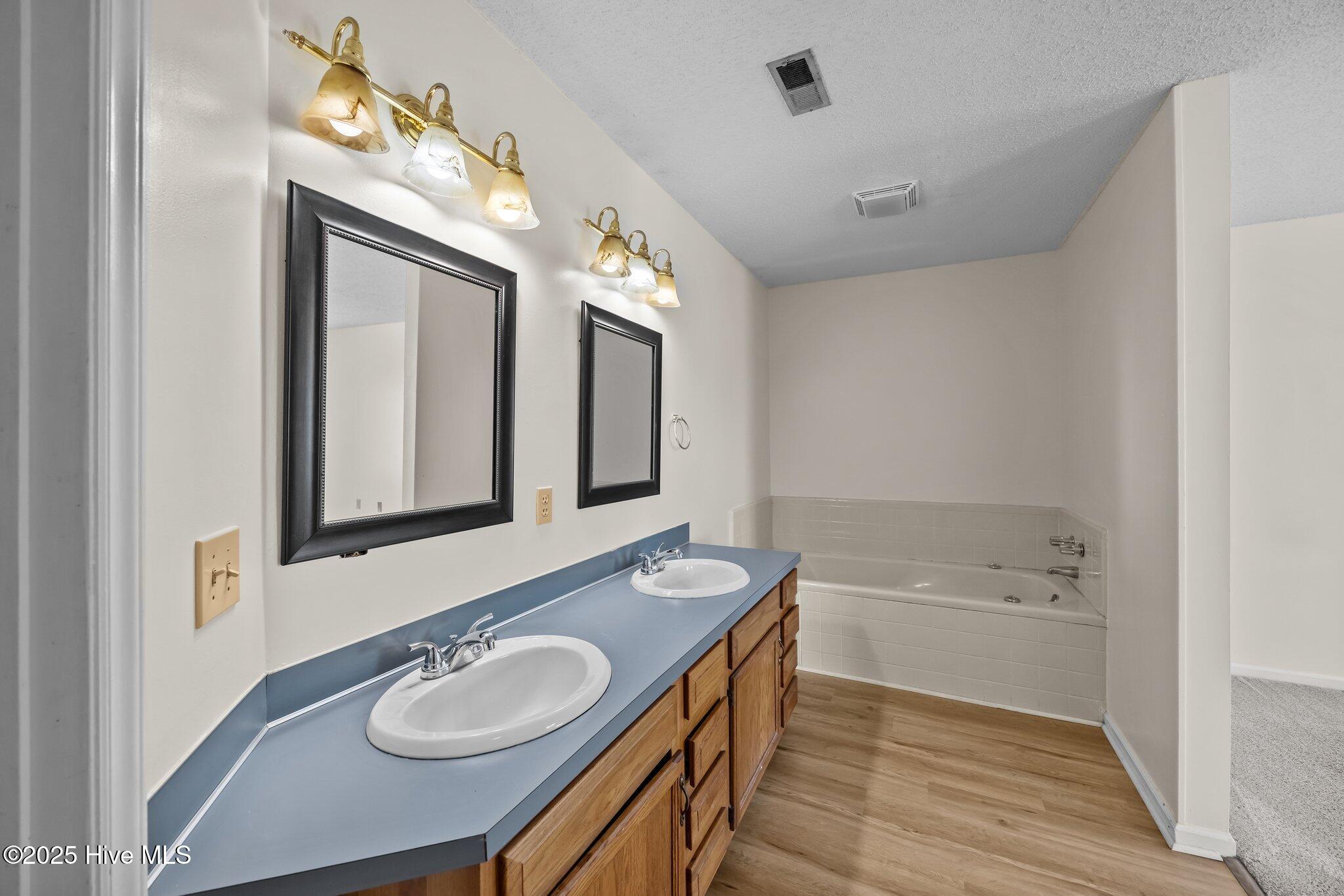 123 W Victoria Court F Property Photo 13