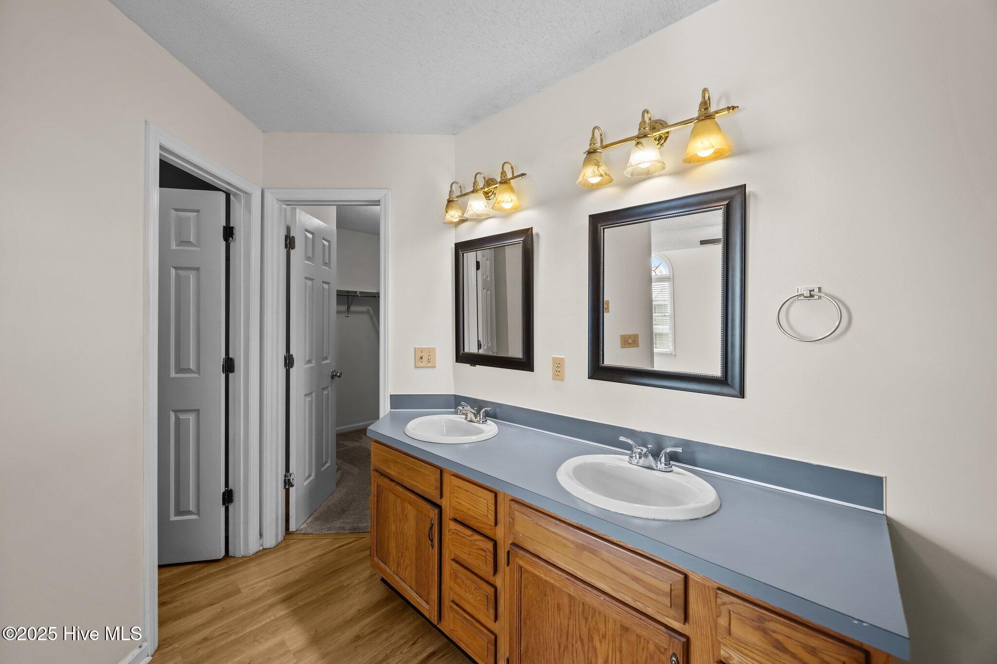 123 W Victoria Court F Property Photo 14