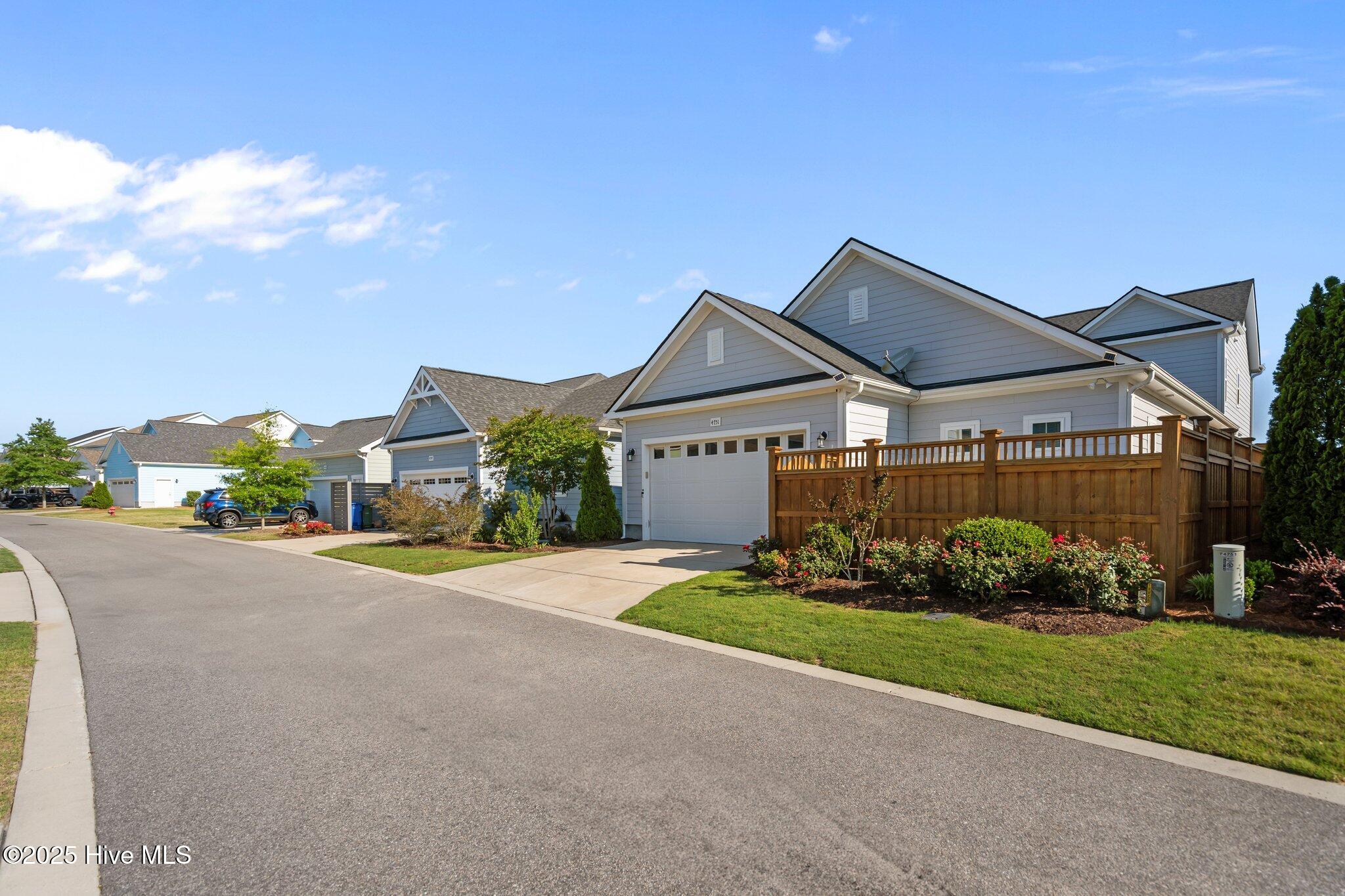 4751 Waves Pointe Property Photo 57